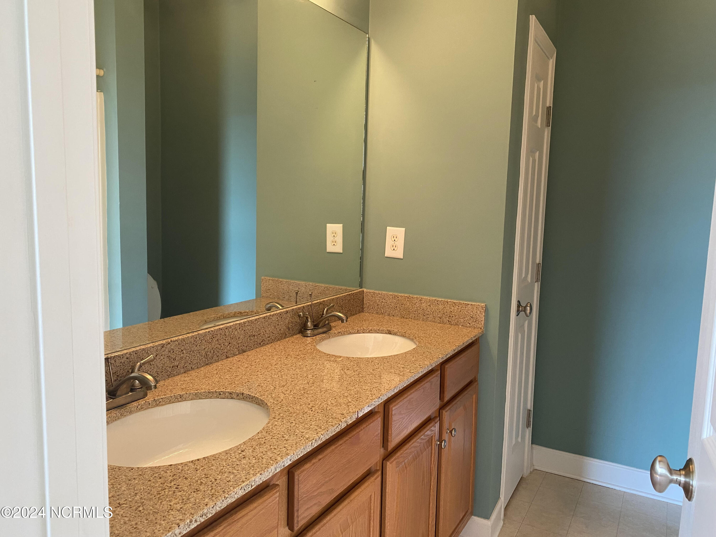 1790 Queen Anne Unit 3 Property Photo 43