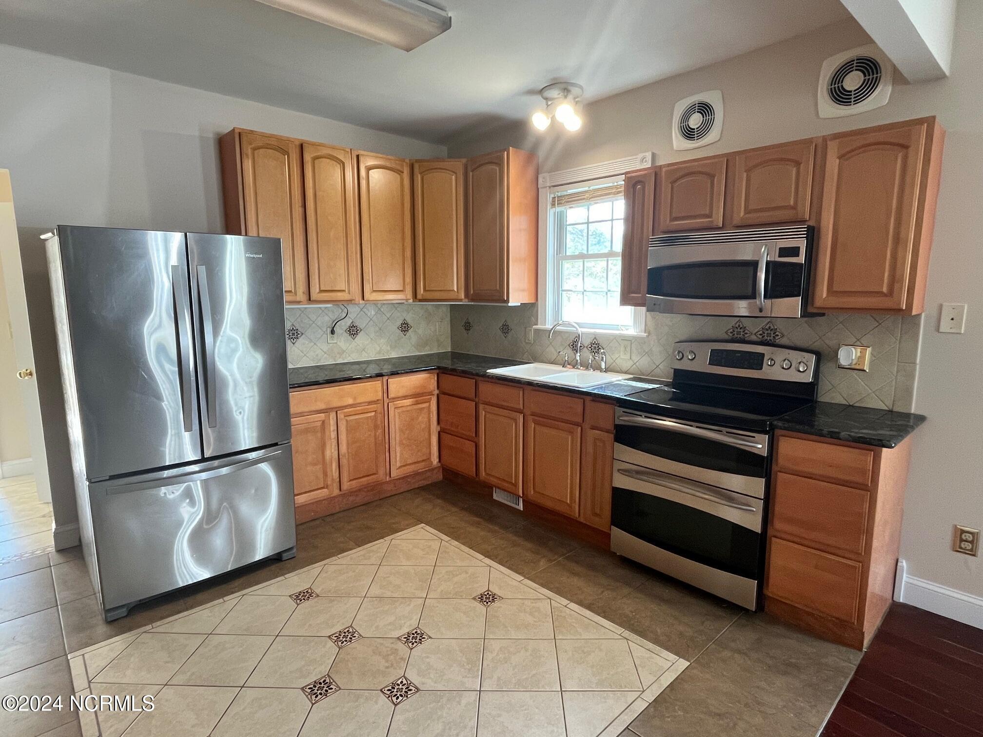 511 Massachusetts Avenue Property Photo 3