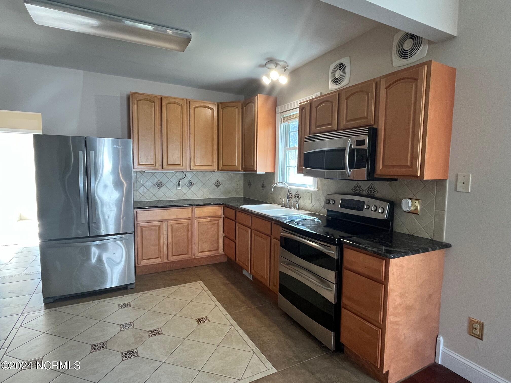 511 Massachusetts Avenue Property Photo 4