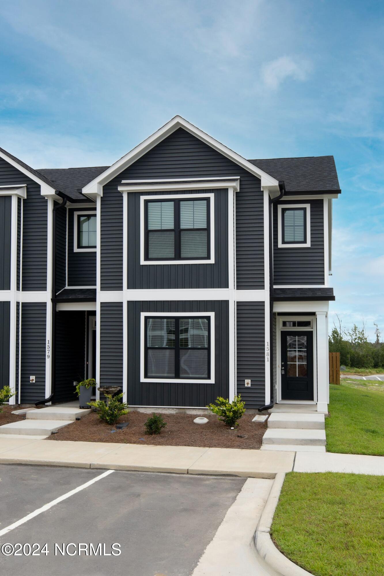 1581 Dusk Cove Property Photo