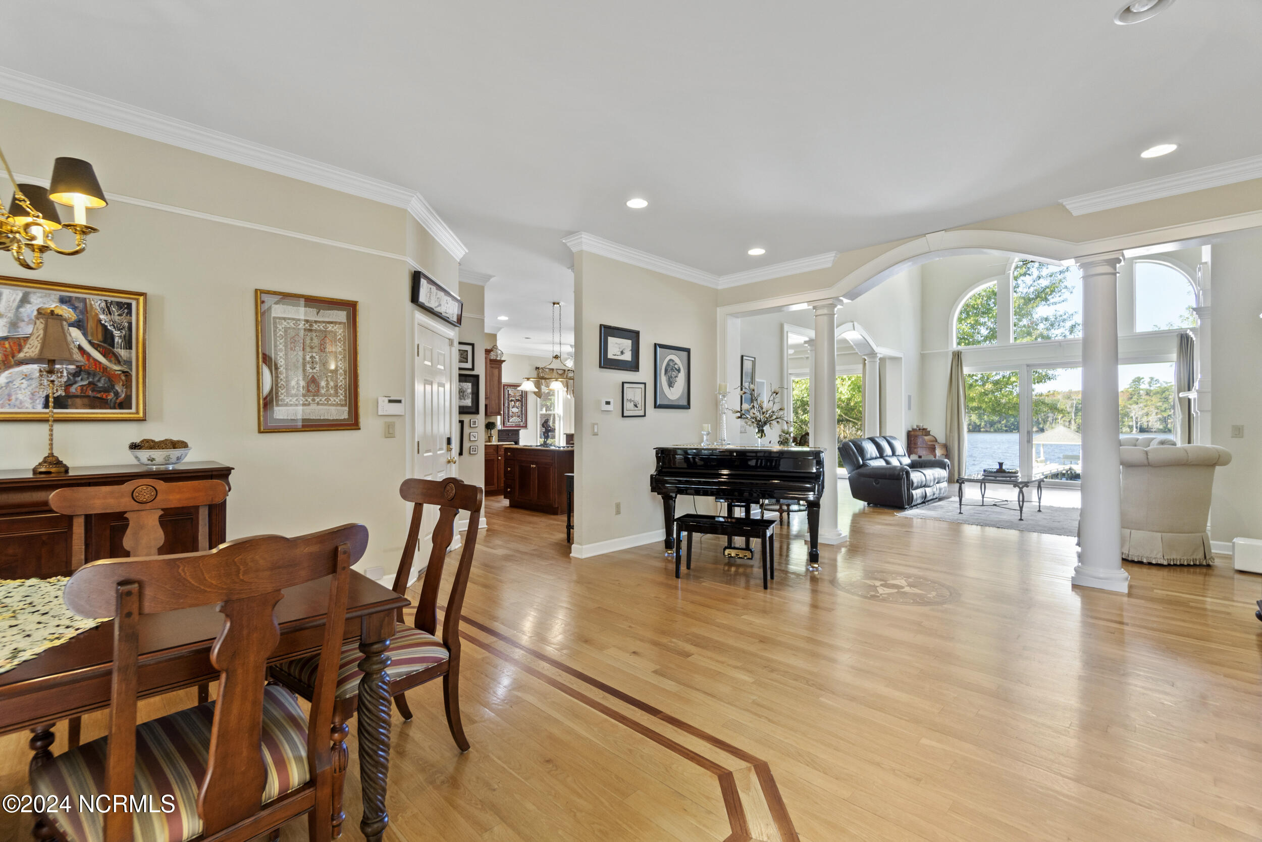 148 New River Drive Property Photo 6