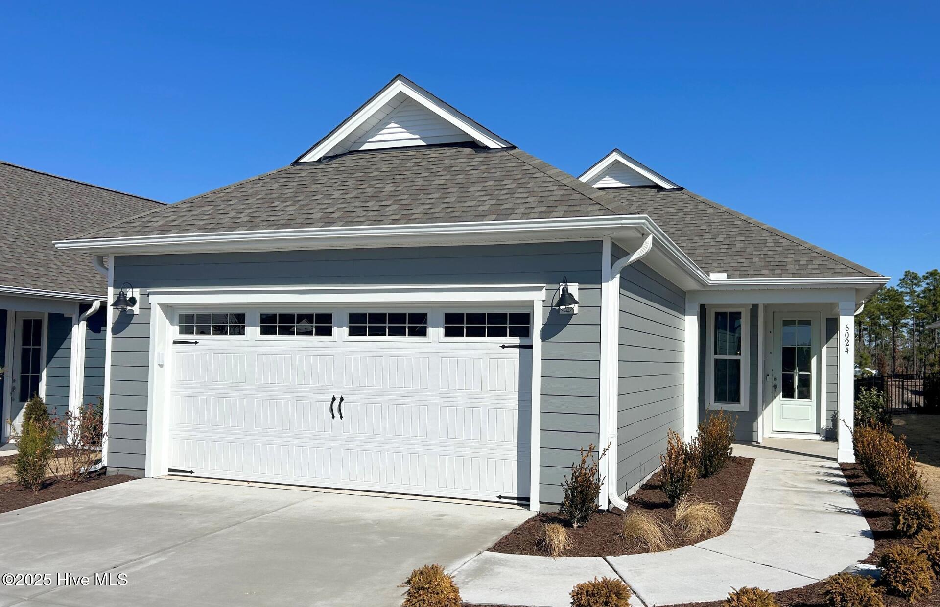 6024 Moonshell Loop 1129 Property Photo 1