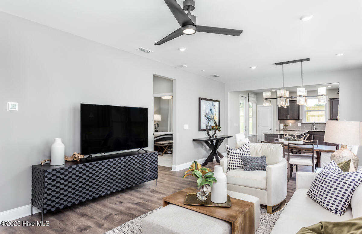 6024 Moonshell Loop 1129 Property Photo 4