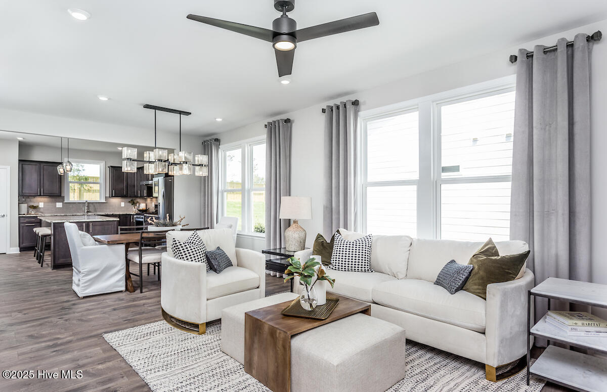 6024 Moonshell Loop 1129 Property Photo 5