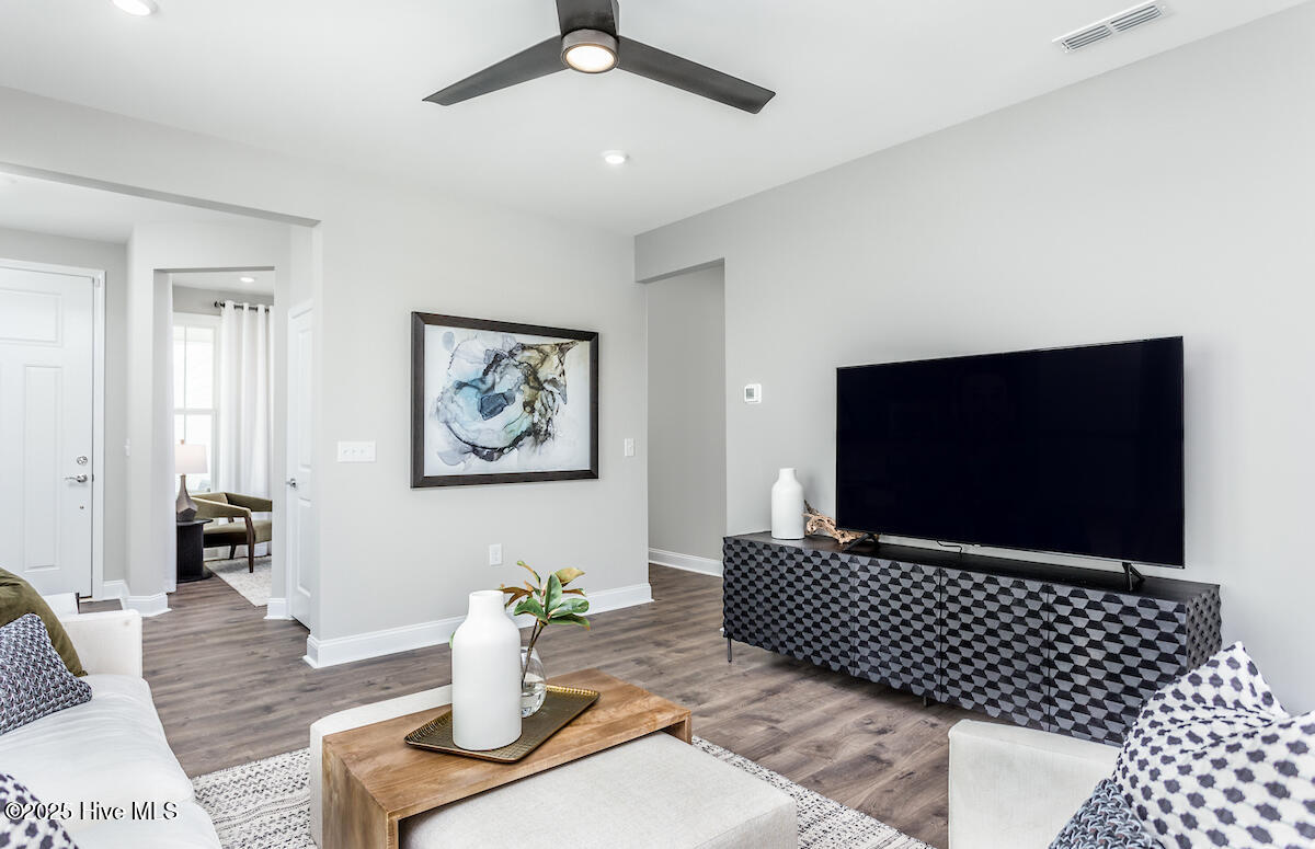 6024 Moonshell Loop 1129 Property Photo 7