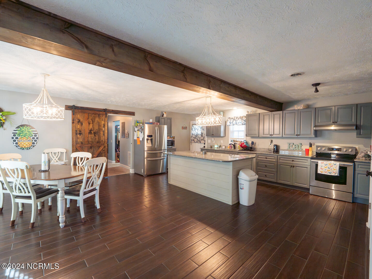 510 Village Street Property Photo 5
