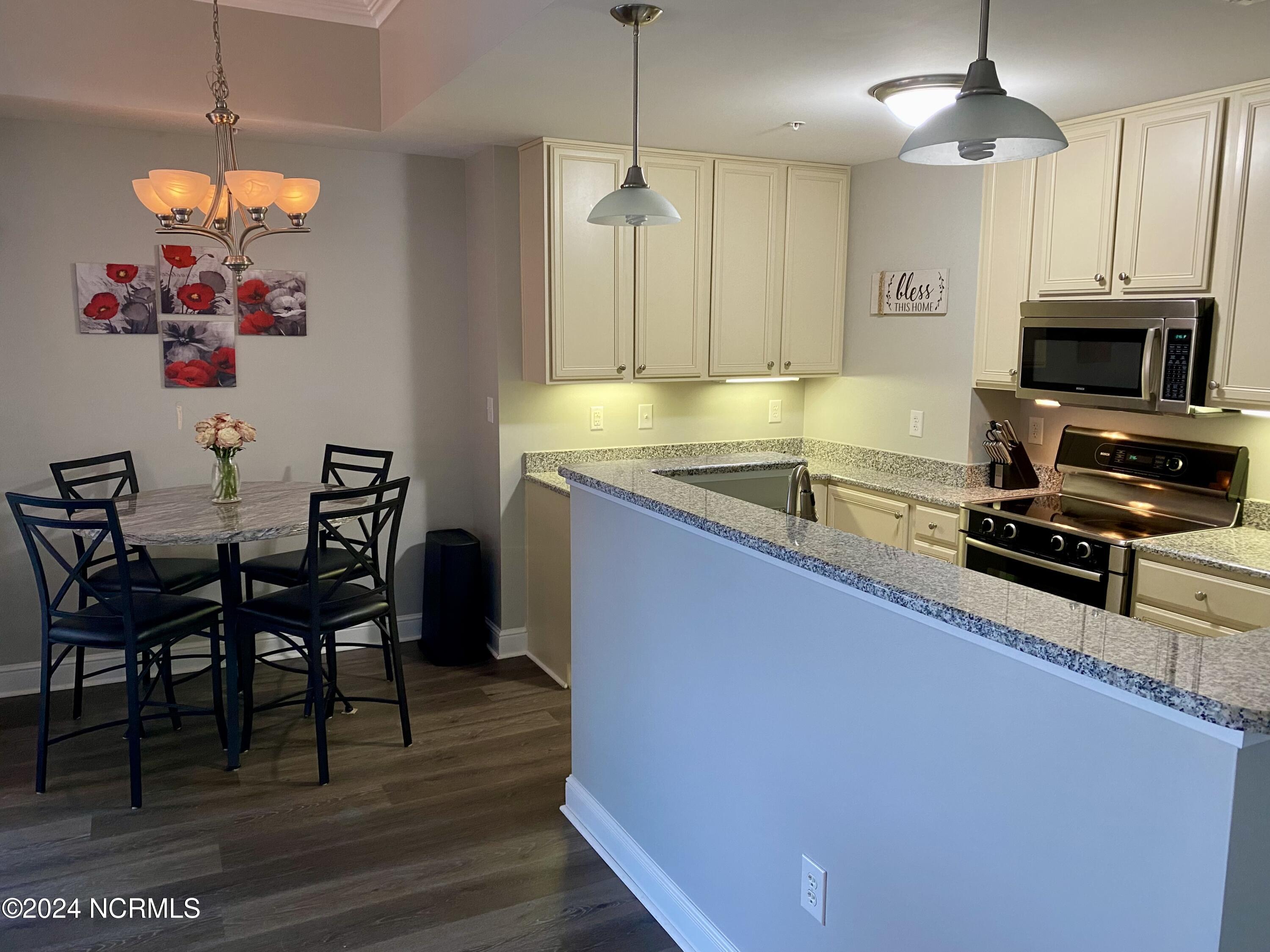 318 Sky Sail Boulevard Property Photo 5