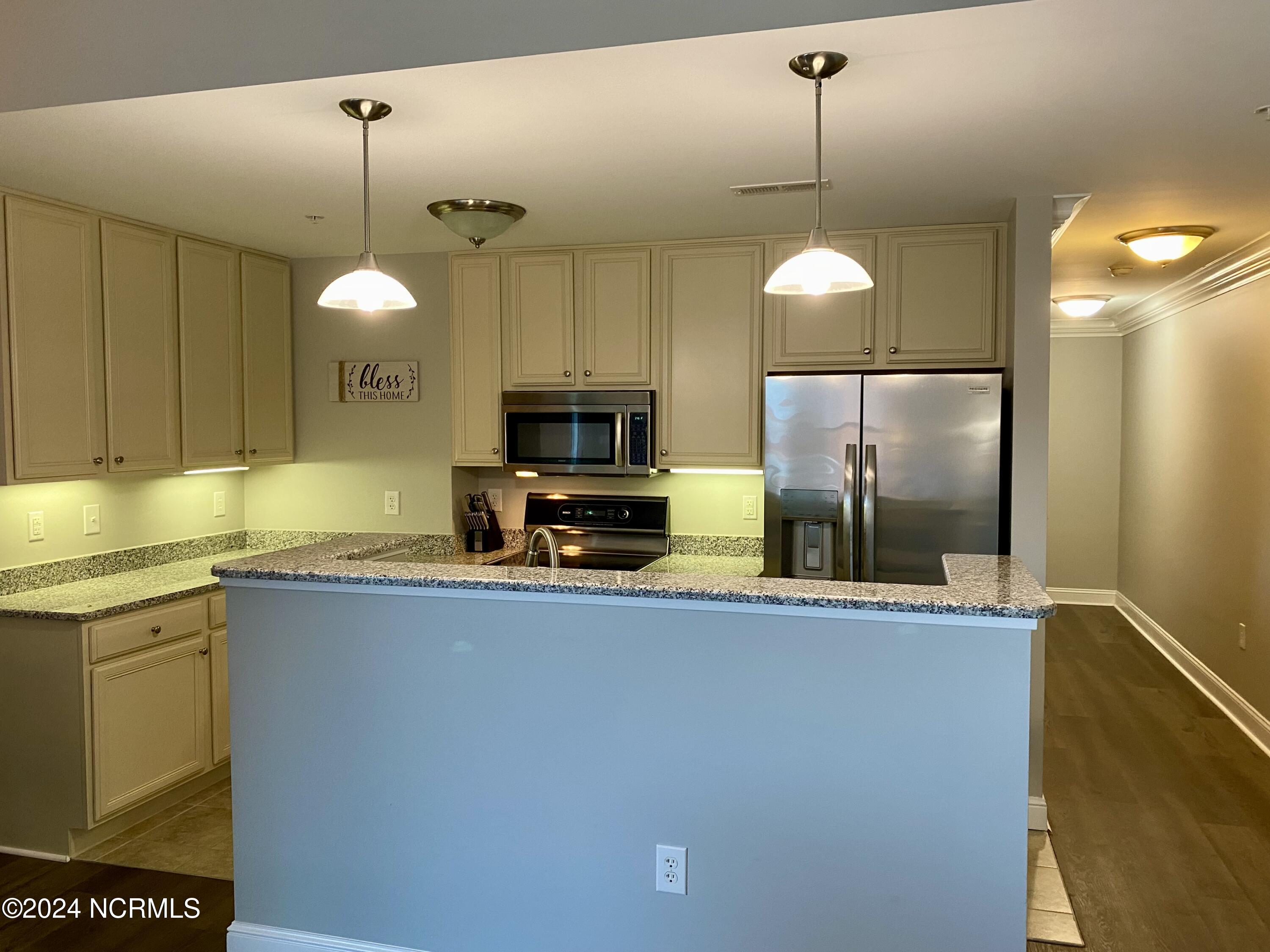318 Sky Sail Boulevard Property Photo 6
