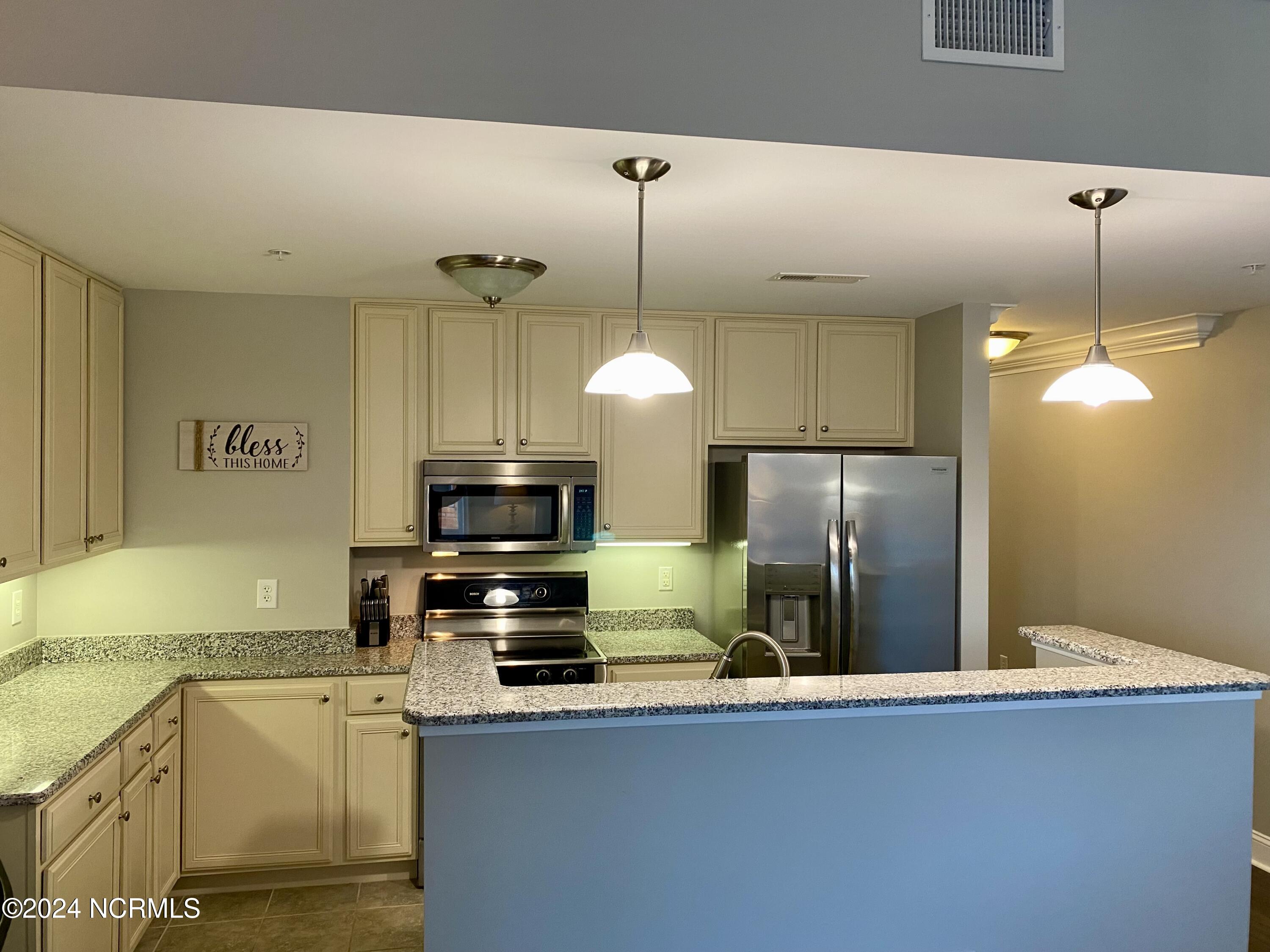 318 Sky Sail Boulevard Property Photo 7