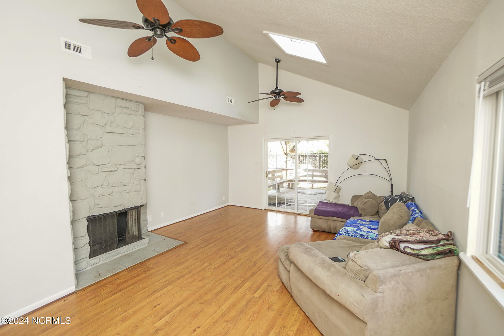 118 E Saltwood Place Property Photo 4