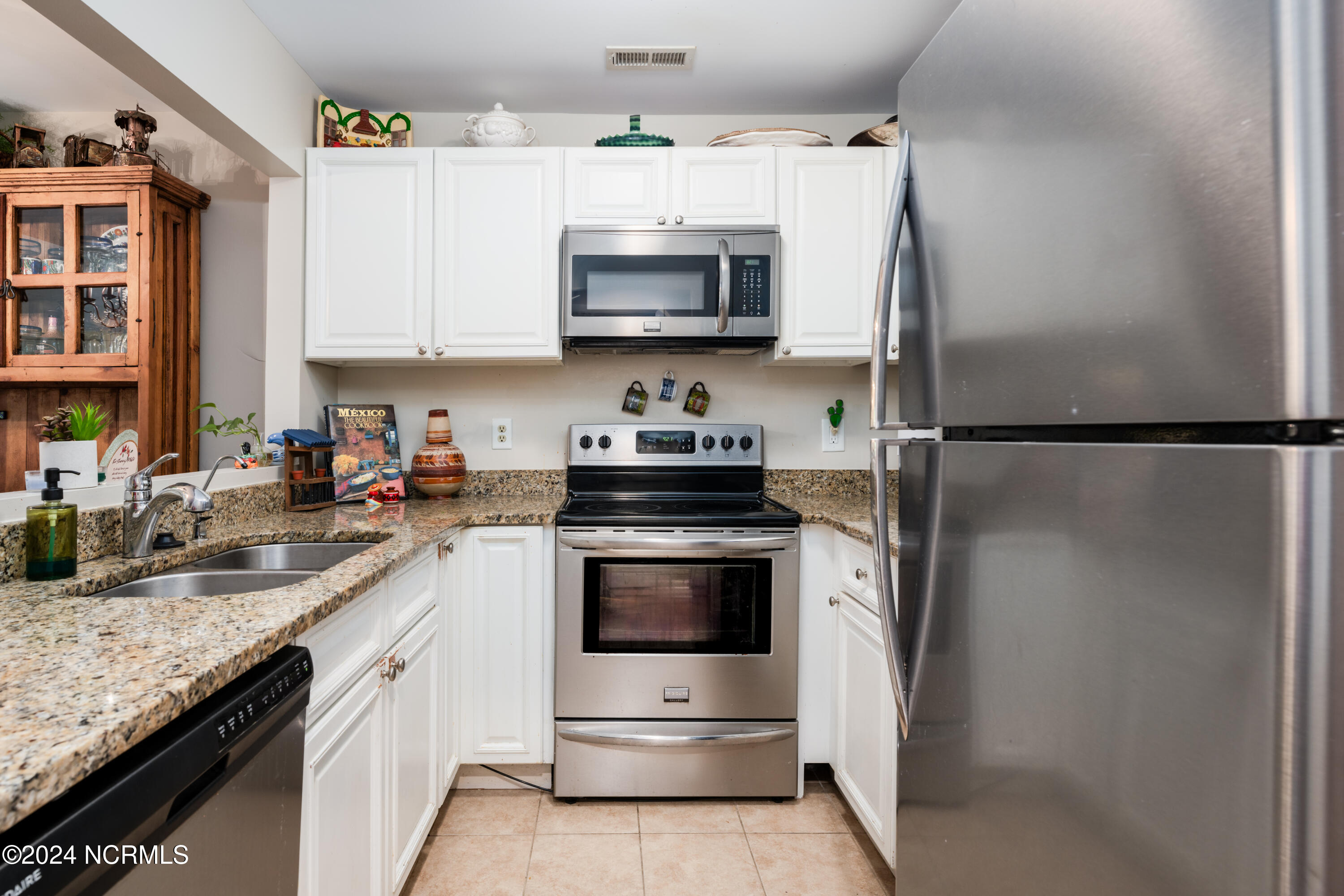 199 Saint Mark Court Property Photo 12
