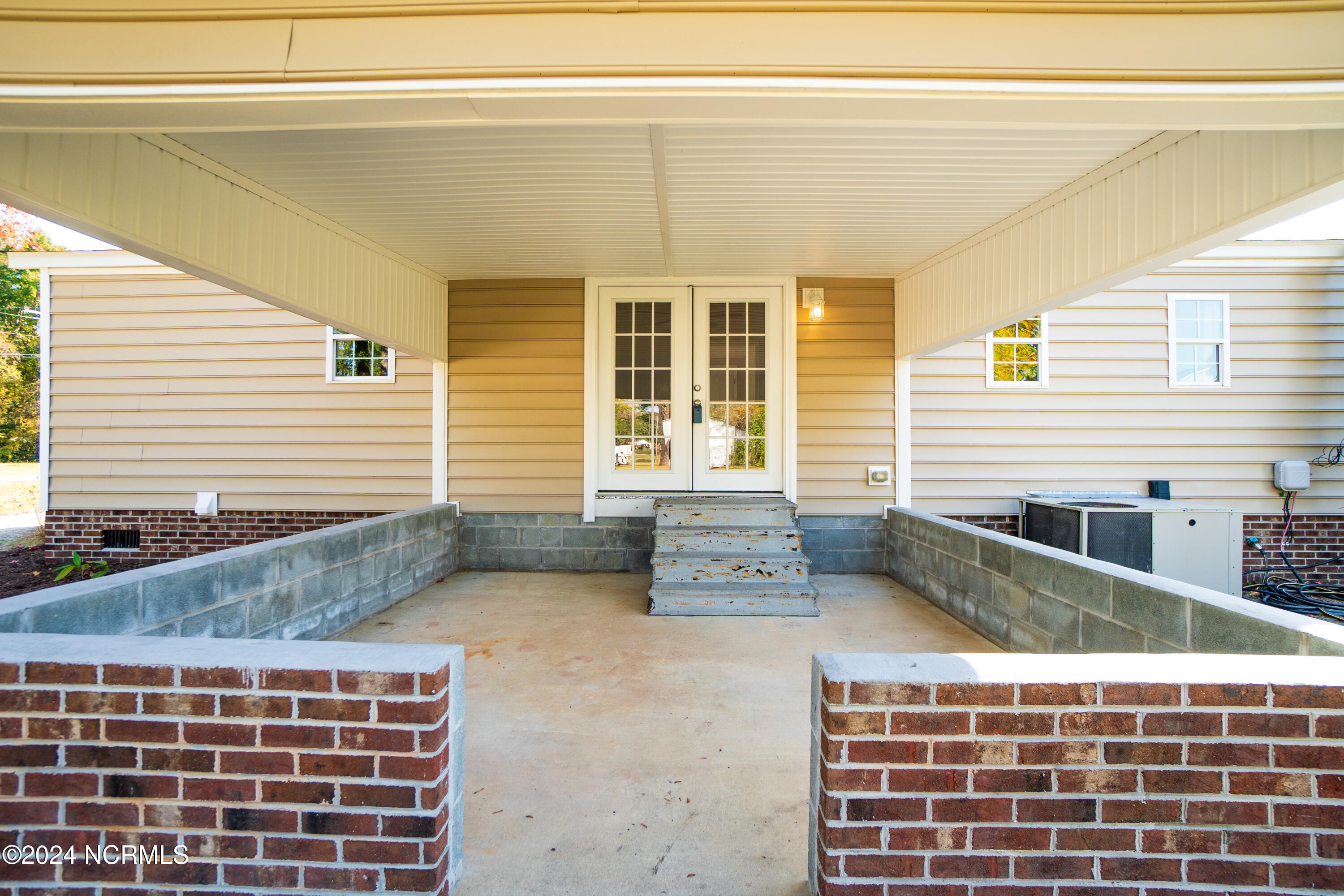 1073 Florida Road Property Photo 16