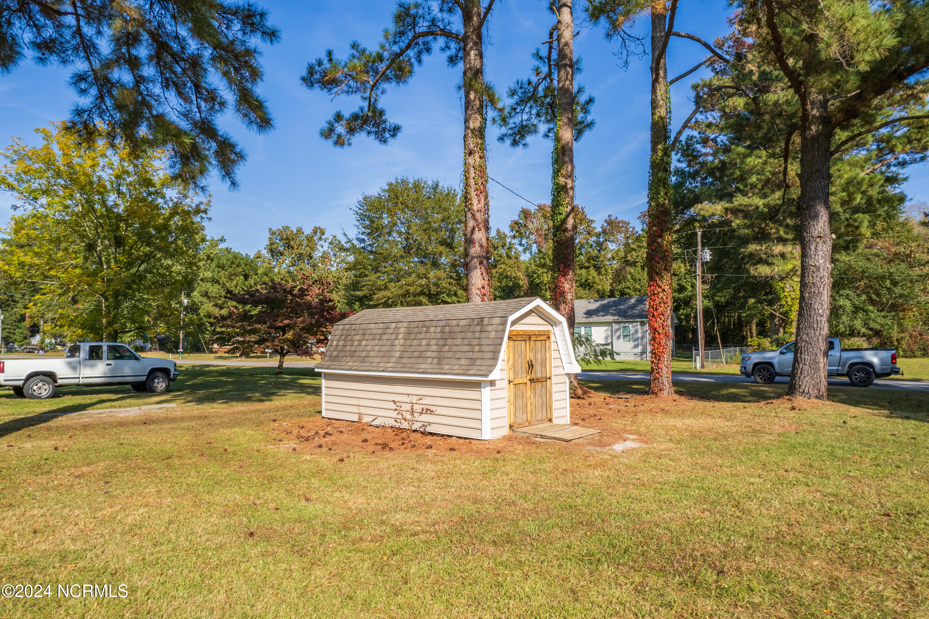 1073 Florida Road Property Photo 27