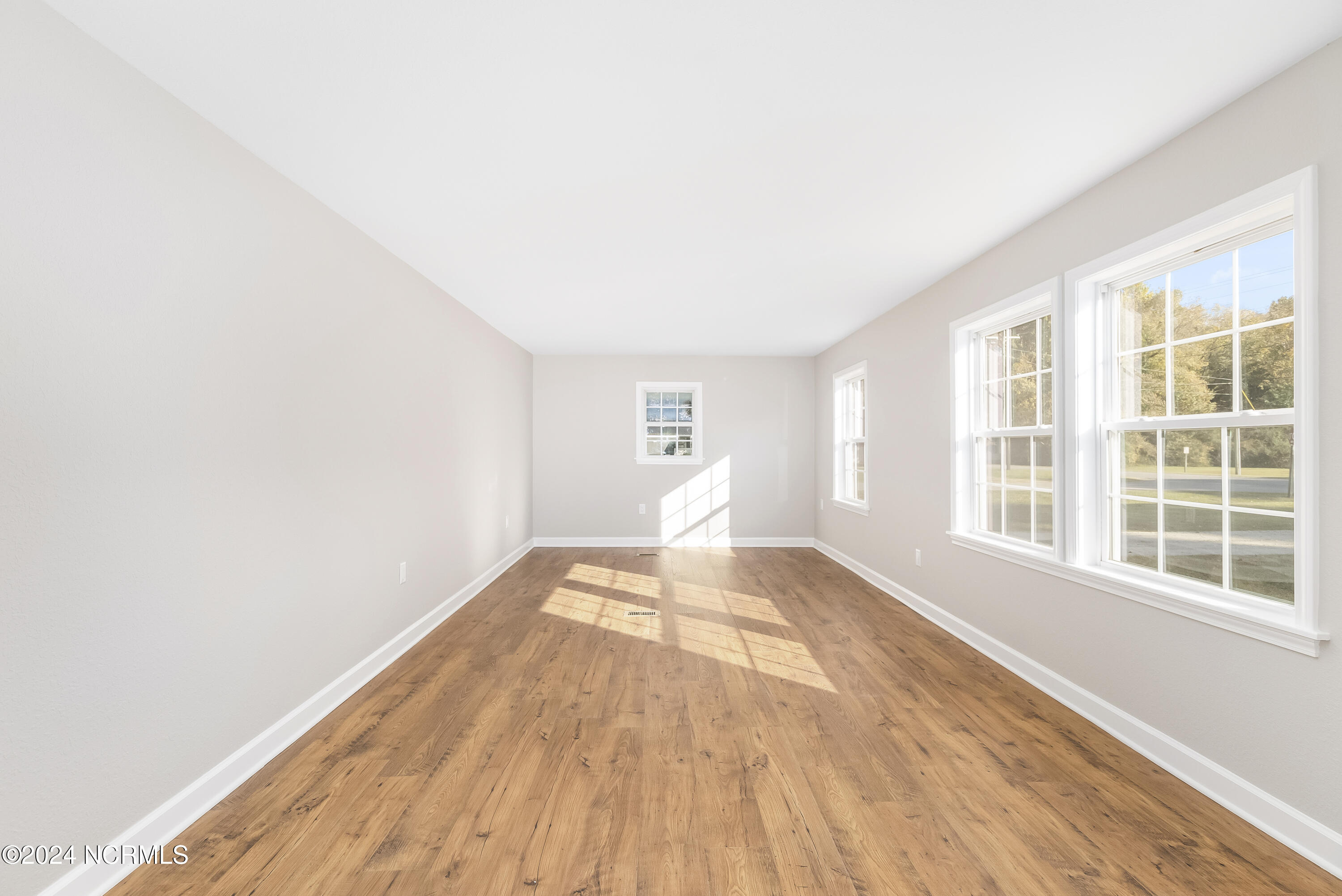1073 Florida Road Property Photo 28