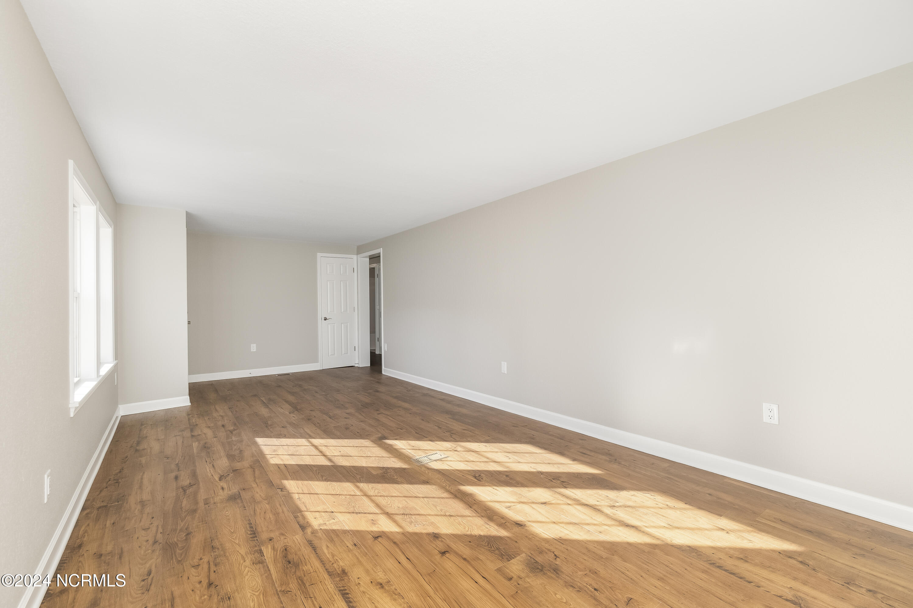 1073 Florida Road Property Photo 30