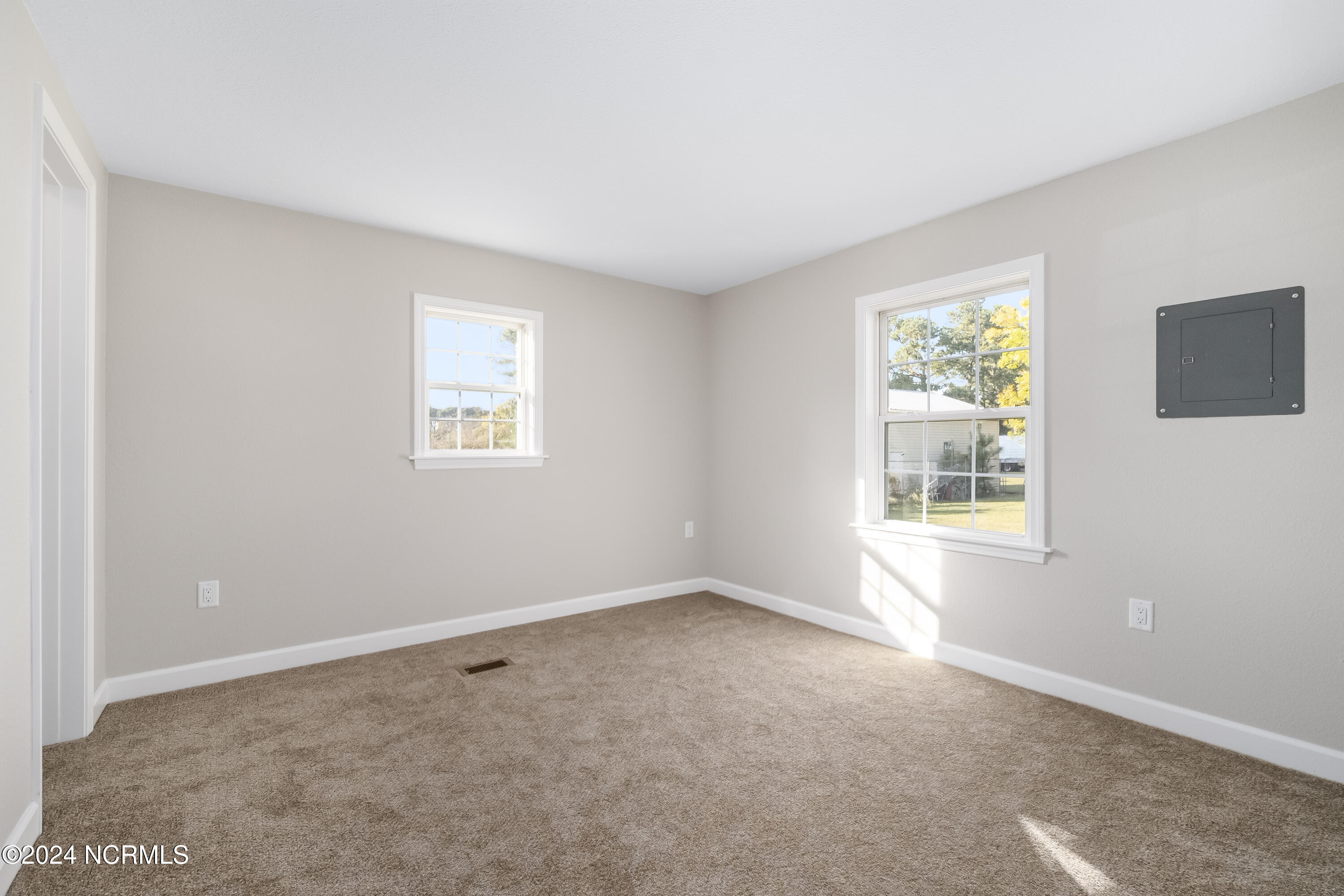 1073 Florida Road Property Photo 33