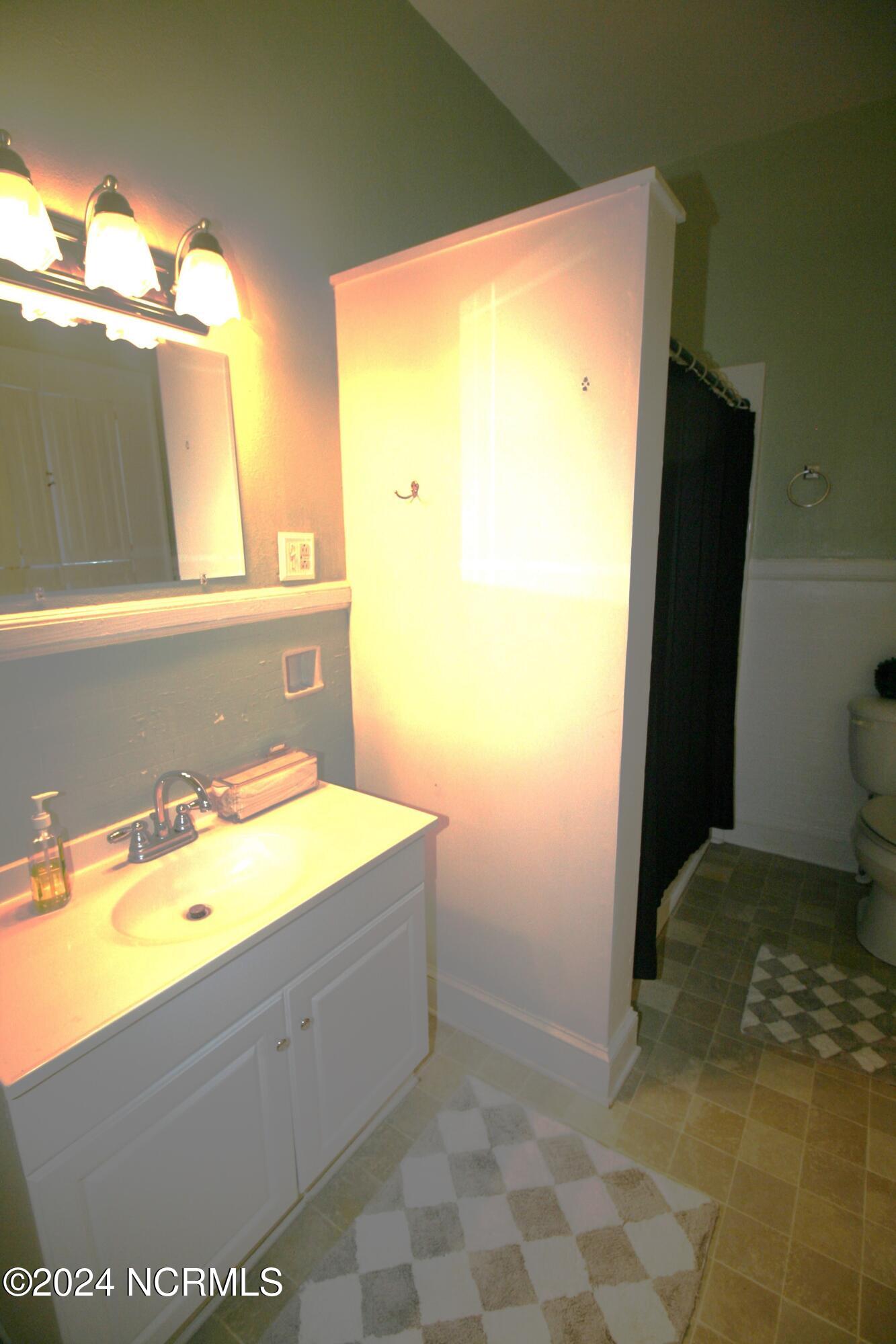 403 Washington Street Property Photo 13