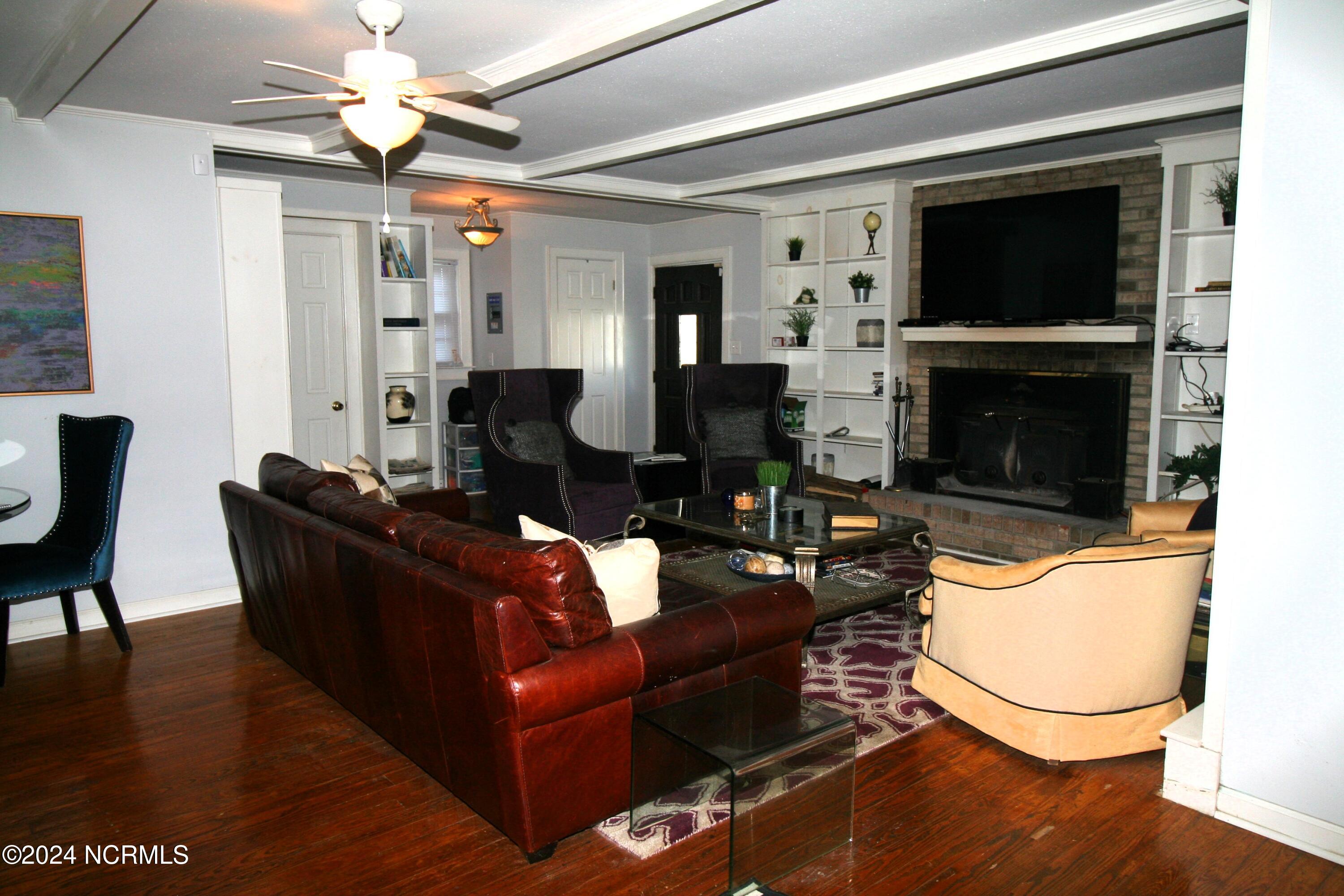 403 Washington Street Property Photo 14