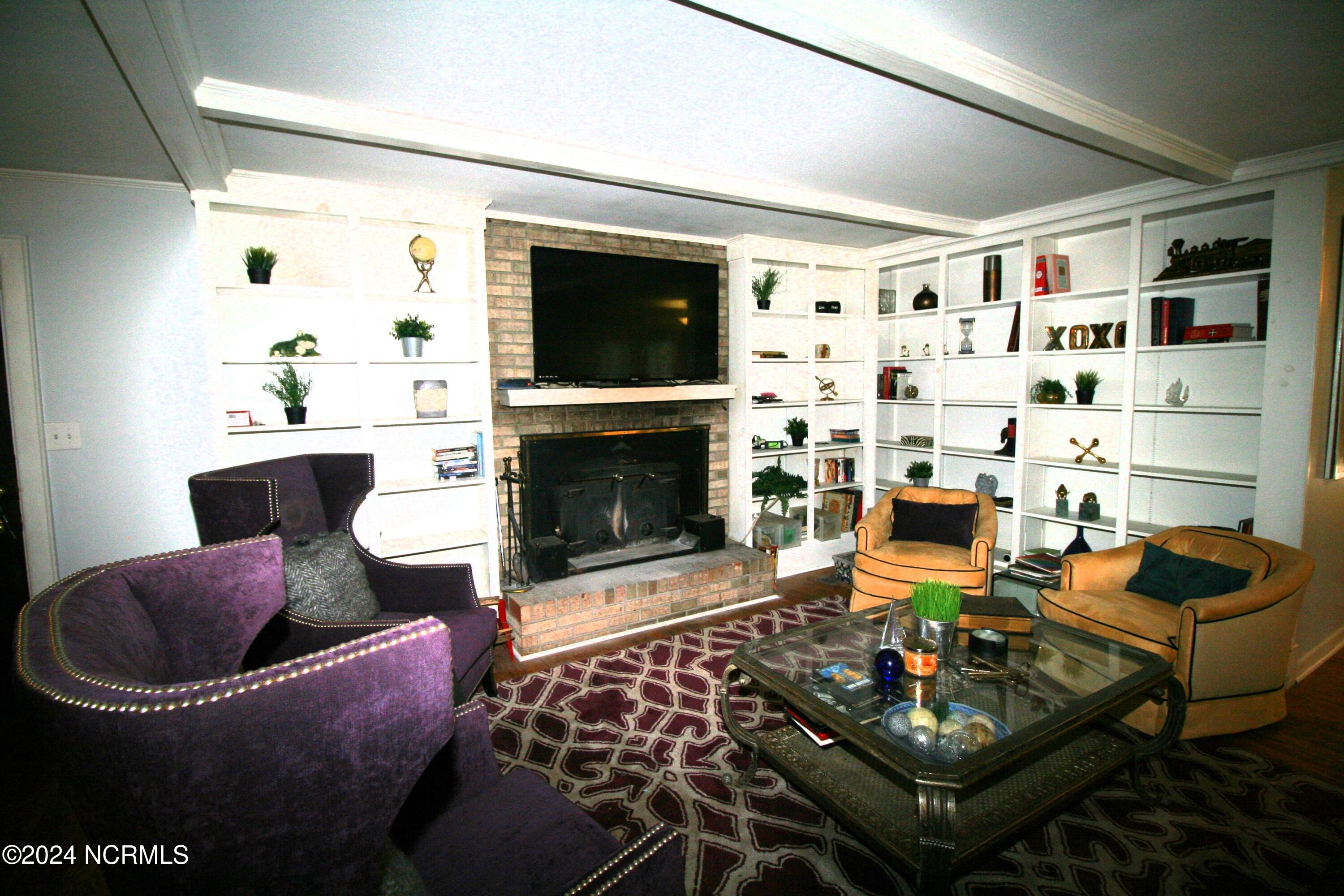 403 Washington Street Property Photo 15