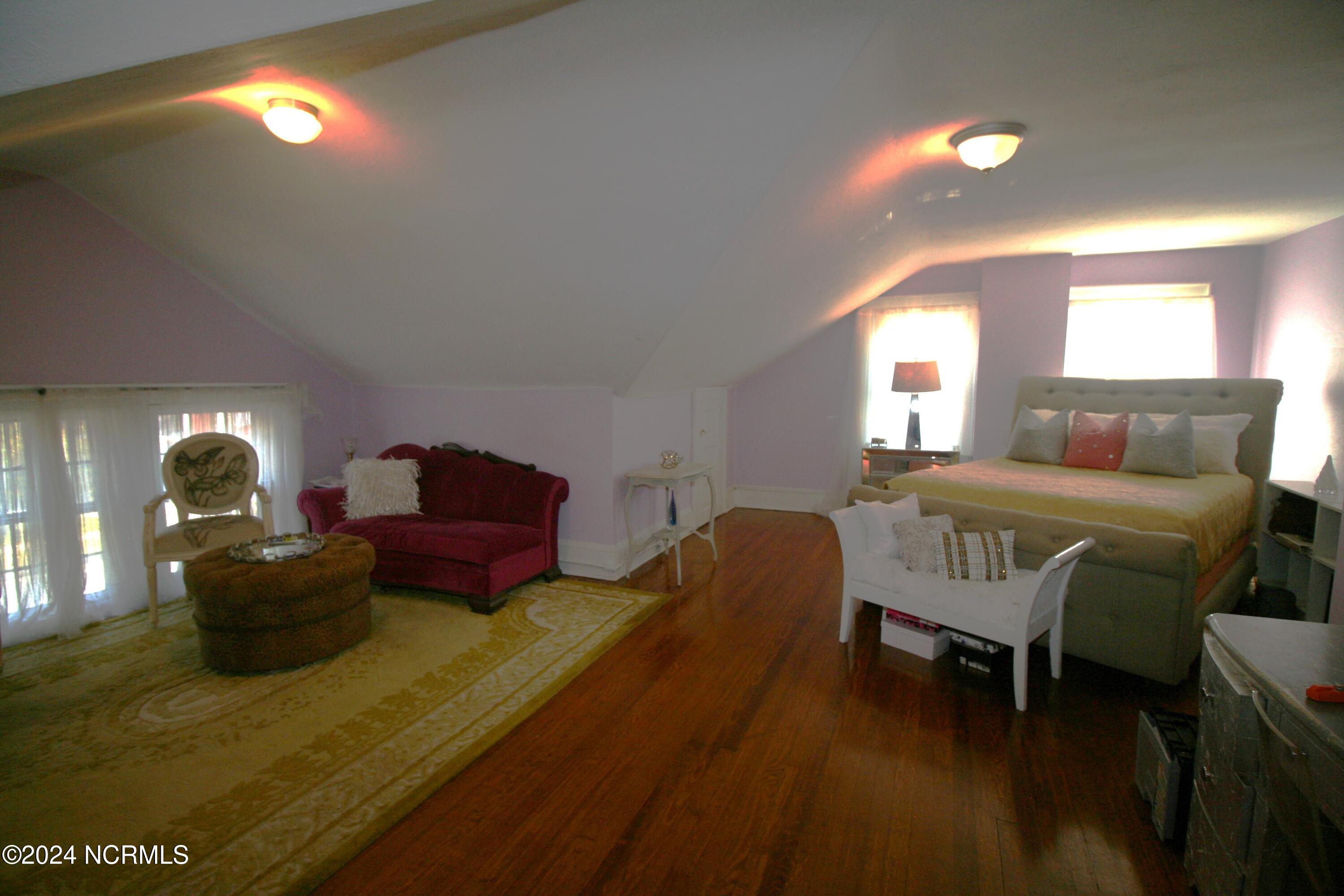 403 Washington Street Property Photo 22