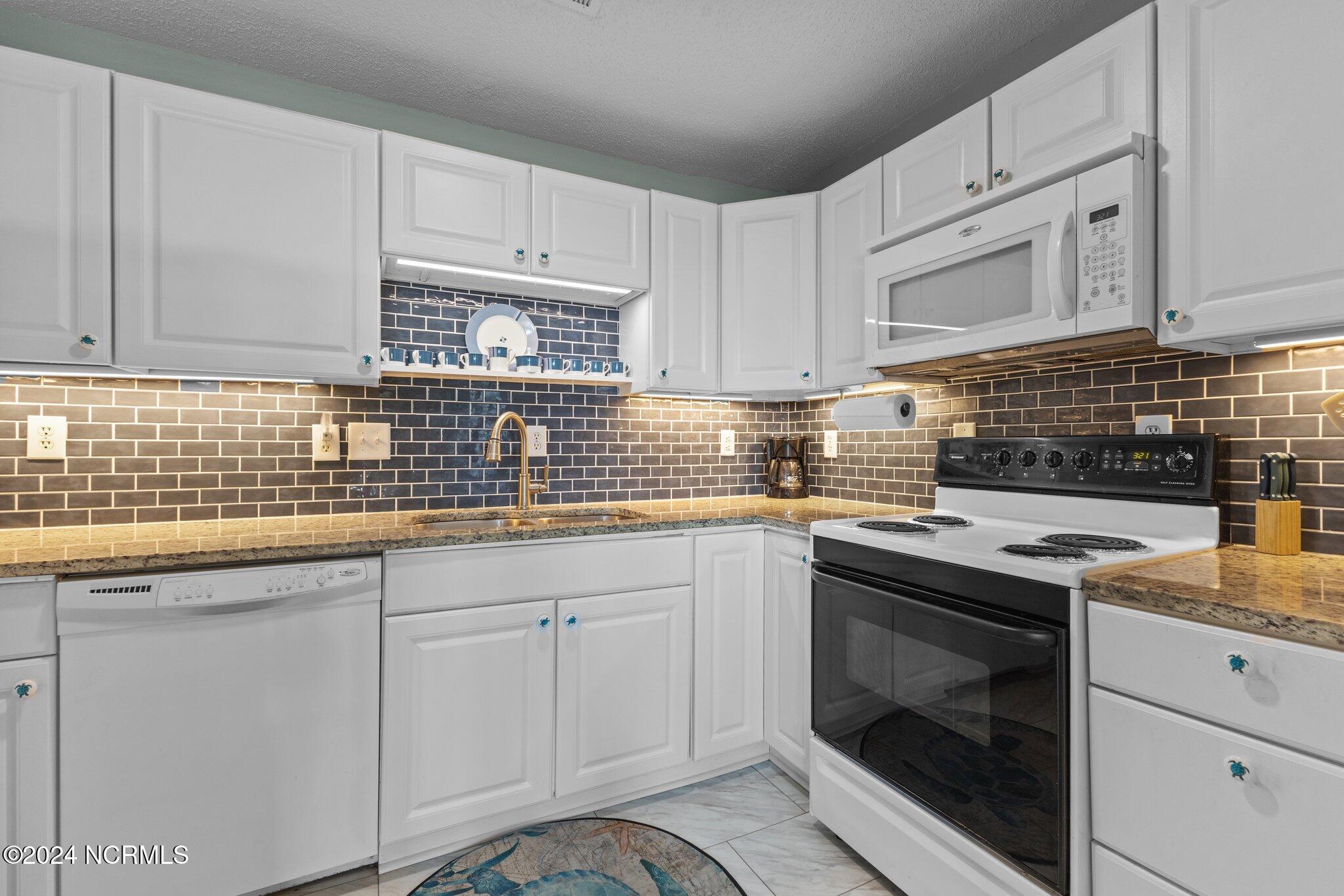3307 Ocean Drive 2 Property Photo 4