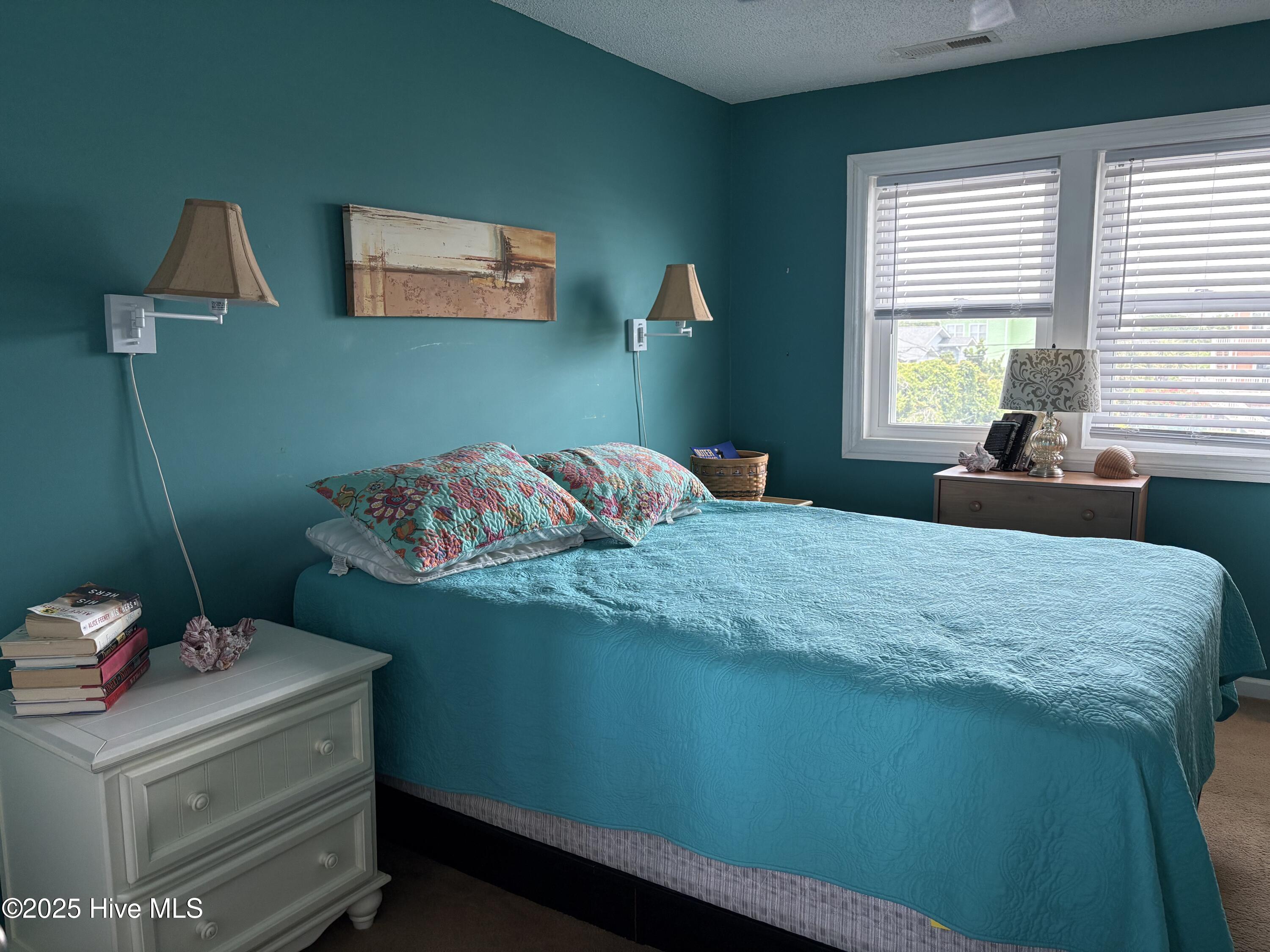 3307 Ocean Drive 2 Property Photo 17