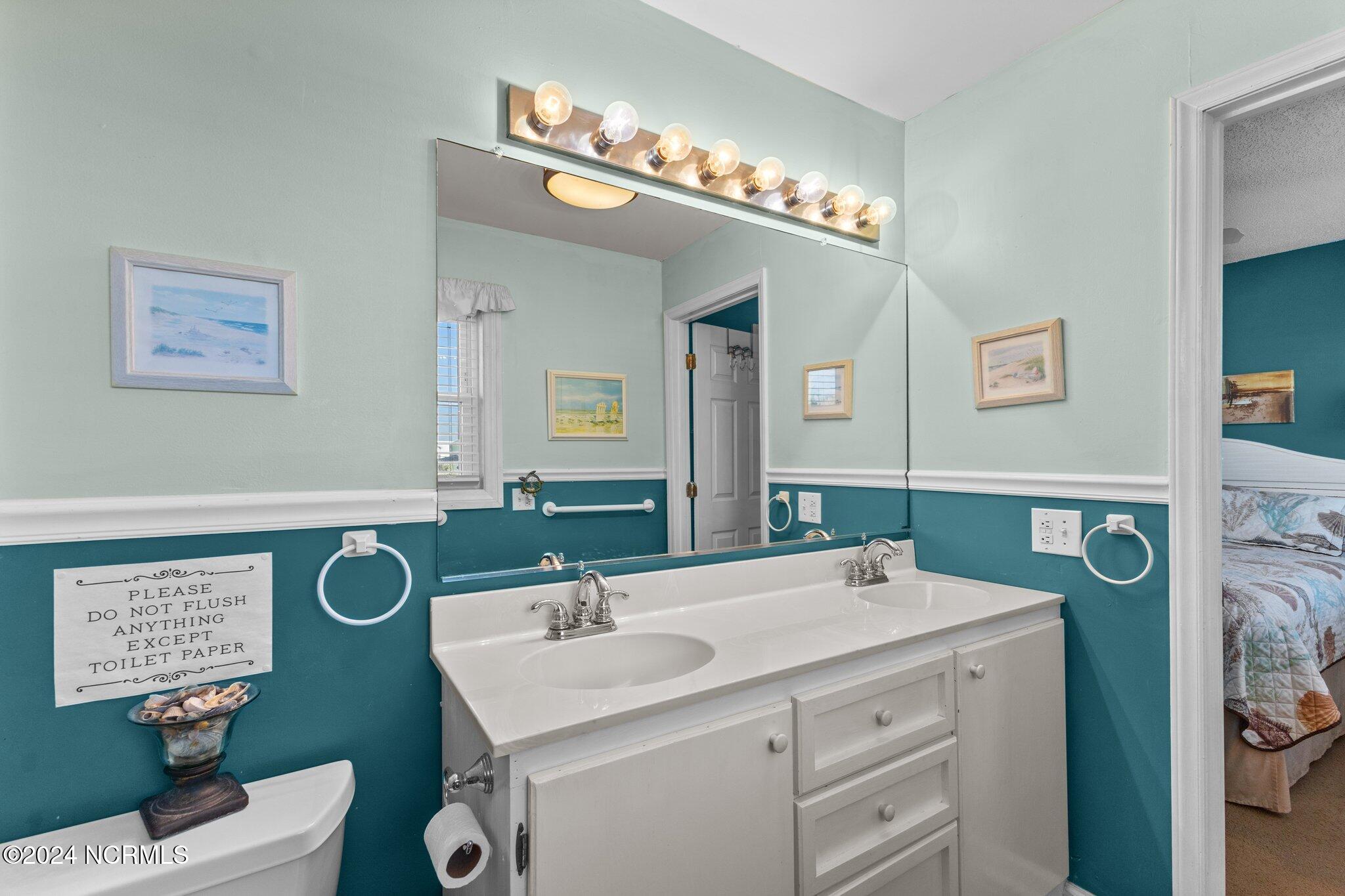 3307 Ocean Drive 2 Property Photo 21