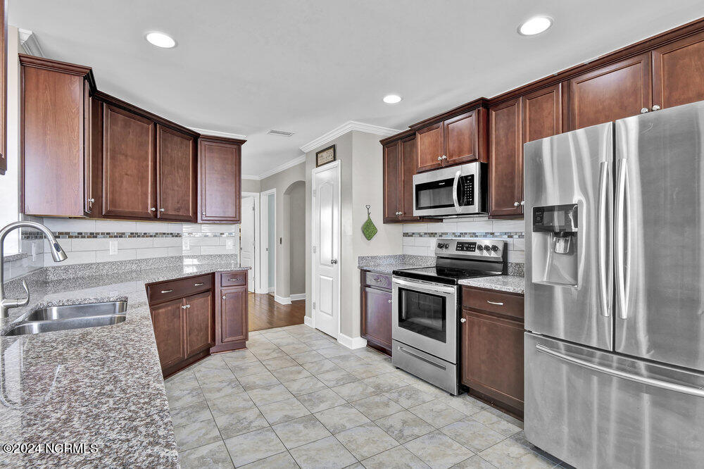 1932 Island Pine Way Property Photo 10