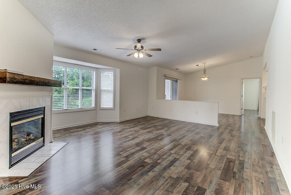 4158 Breezewood Drive 203 Property Photo 4