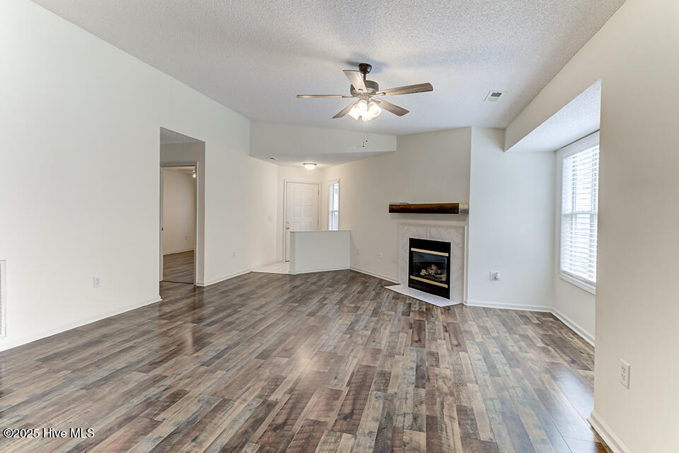 4158 Breezewood Drive 203 Property Photo 6