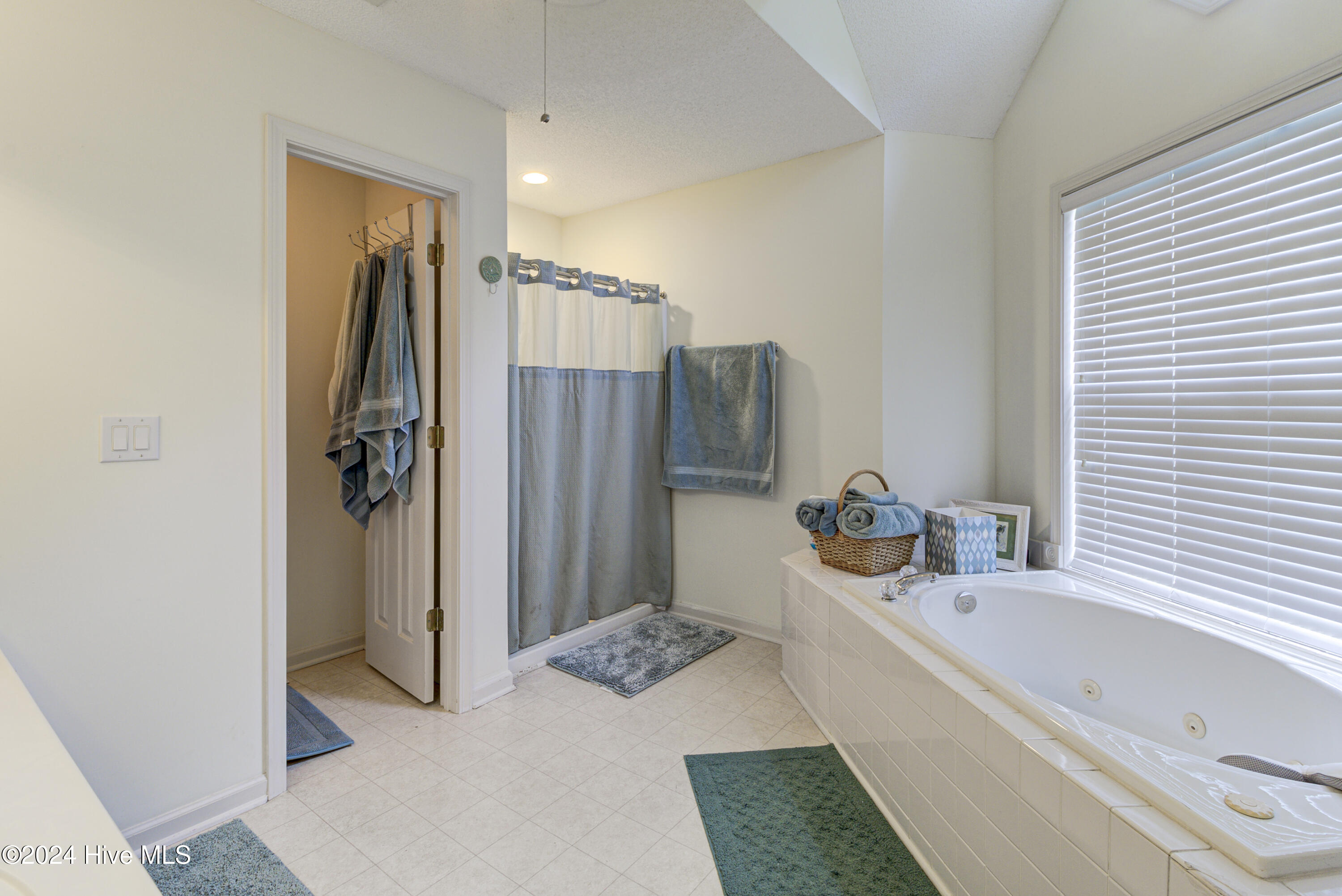 4158 Breezewood Drive 203 Property Photo 17