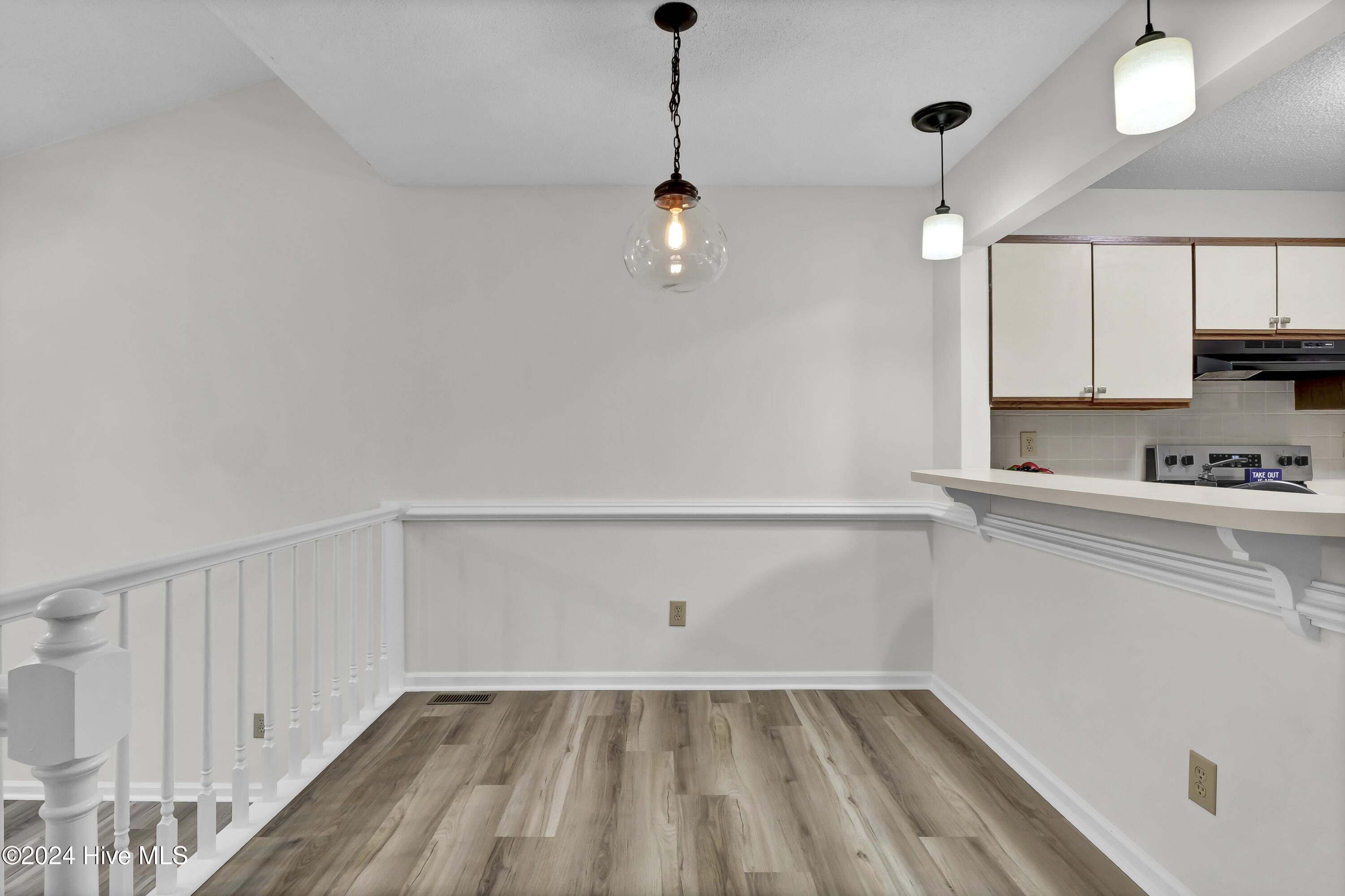 191 Saint Mark Court Property Photo 2