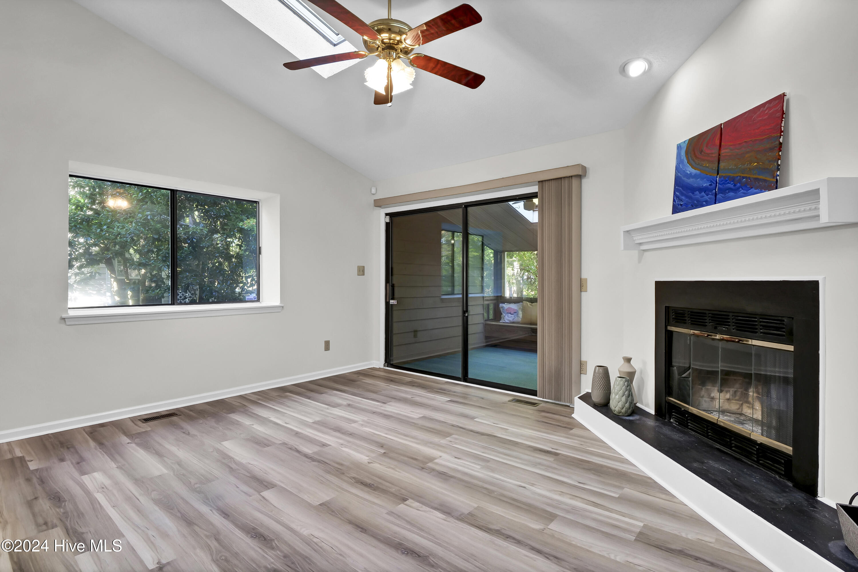 191 Saint Mark Court Property Photo 4