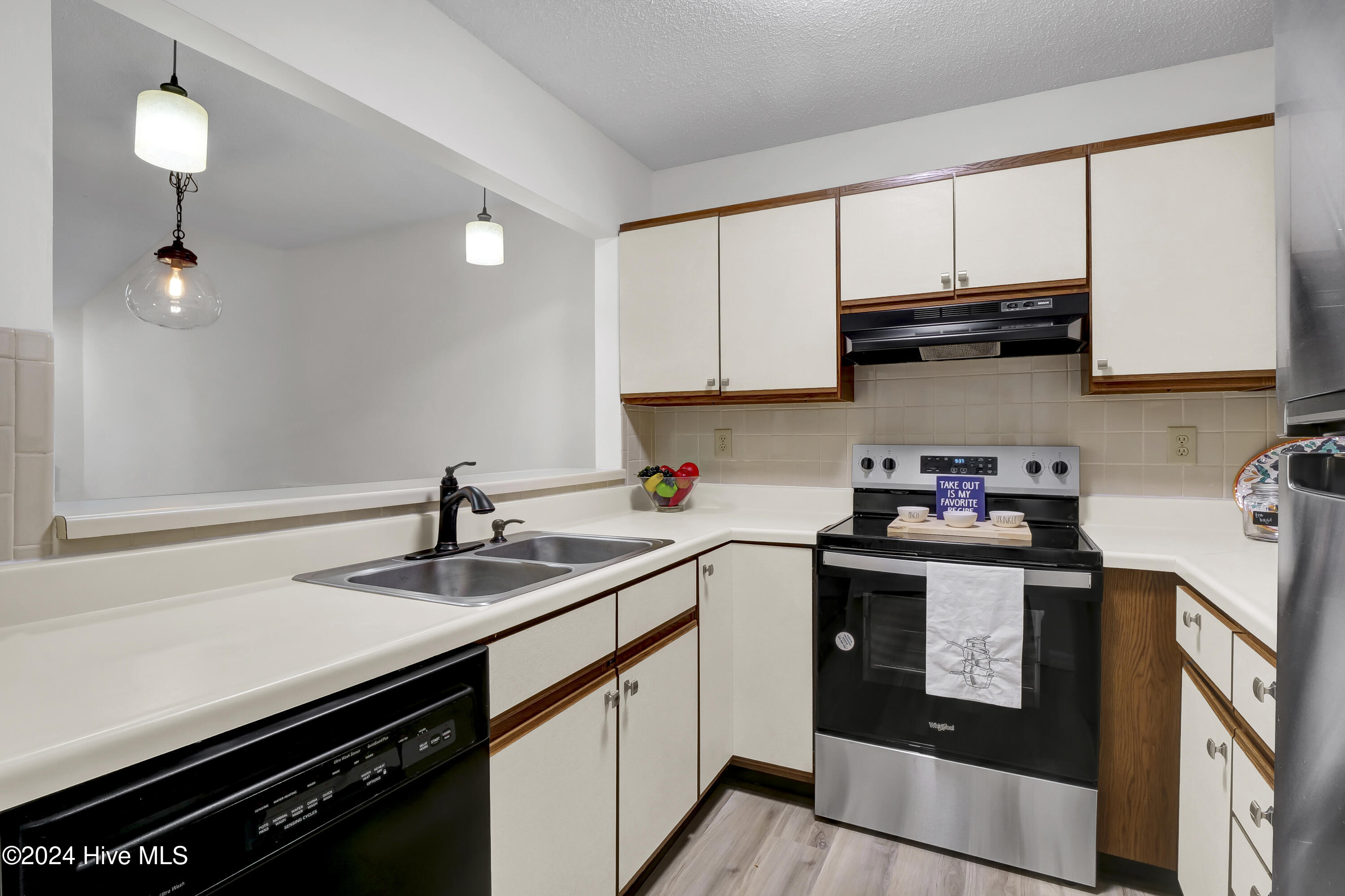 191 Saint Mark Court Property Photo 7