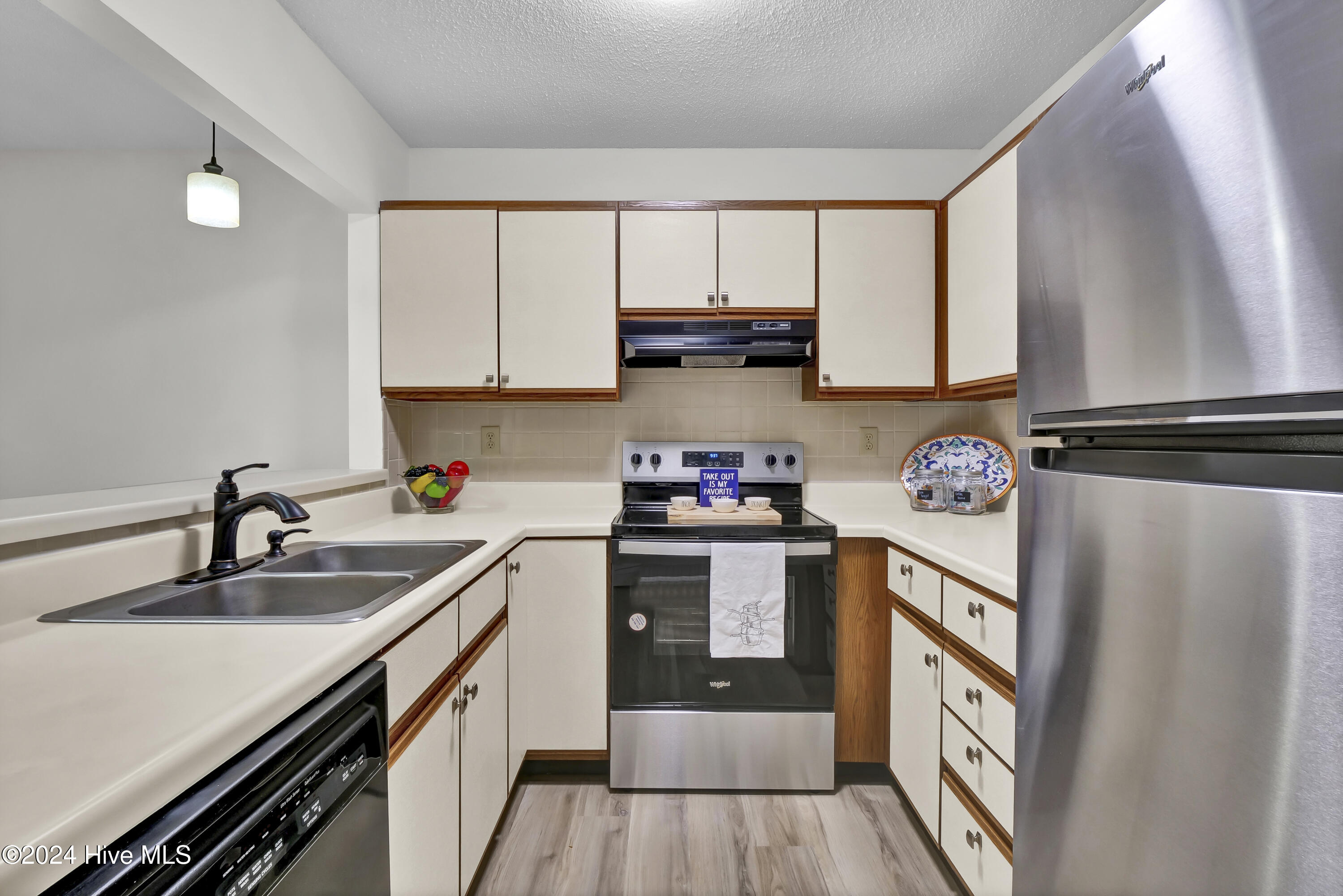 191 Saint Mark Court Property Photo 8