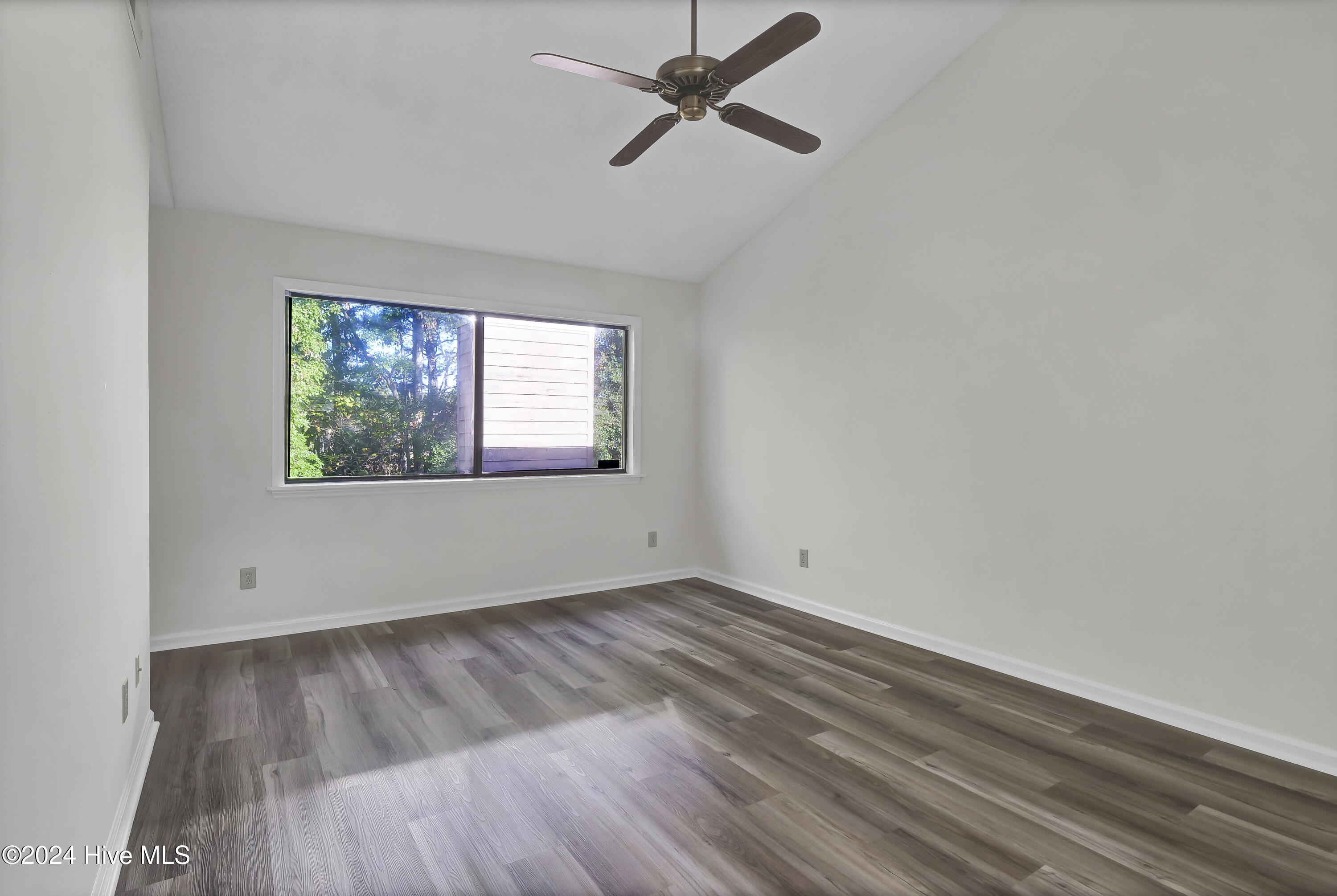 191 Saint Mark Court Property Photo 16