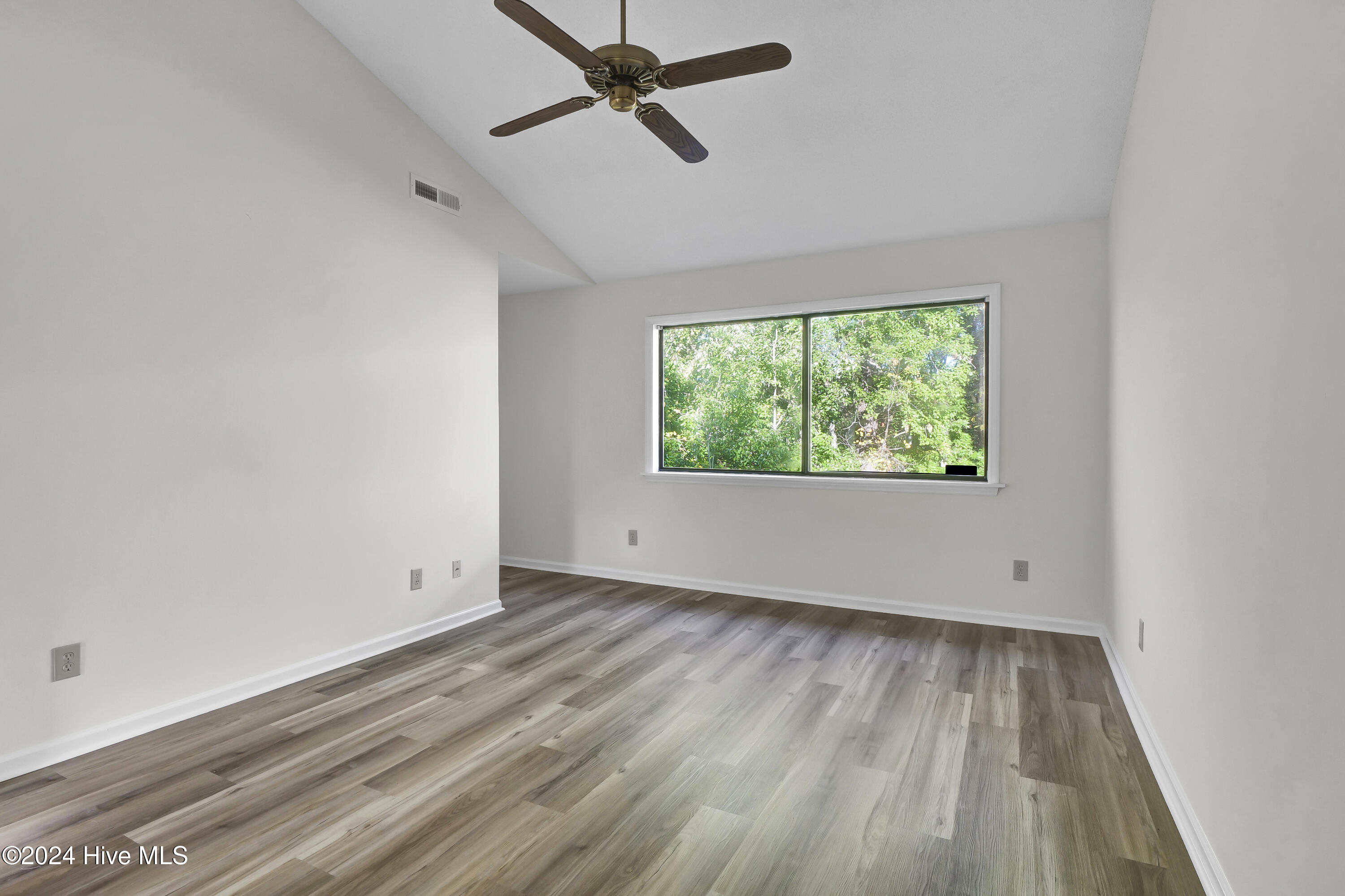 191 Saint Mark Court Property Photo 17