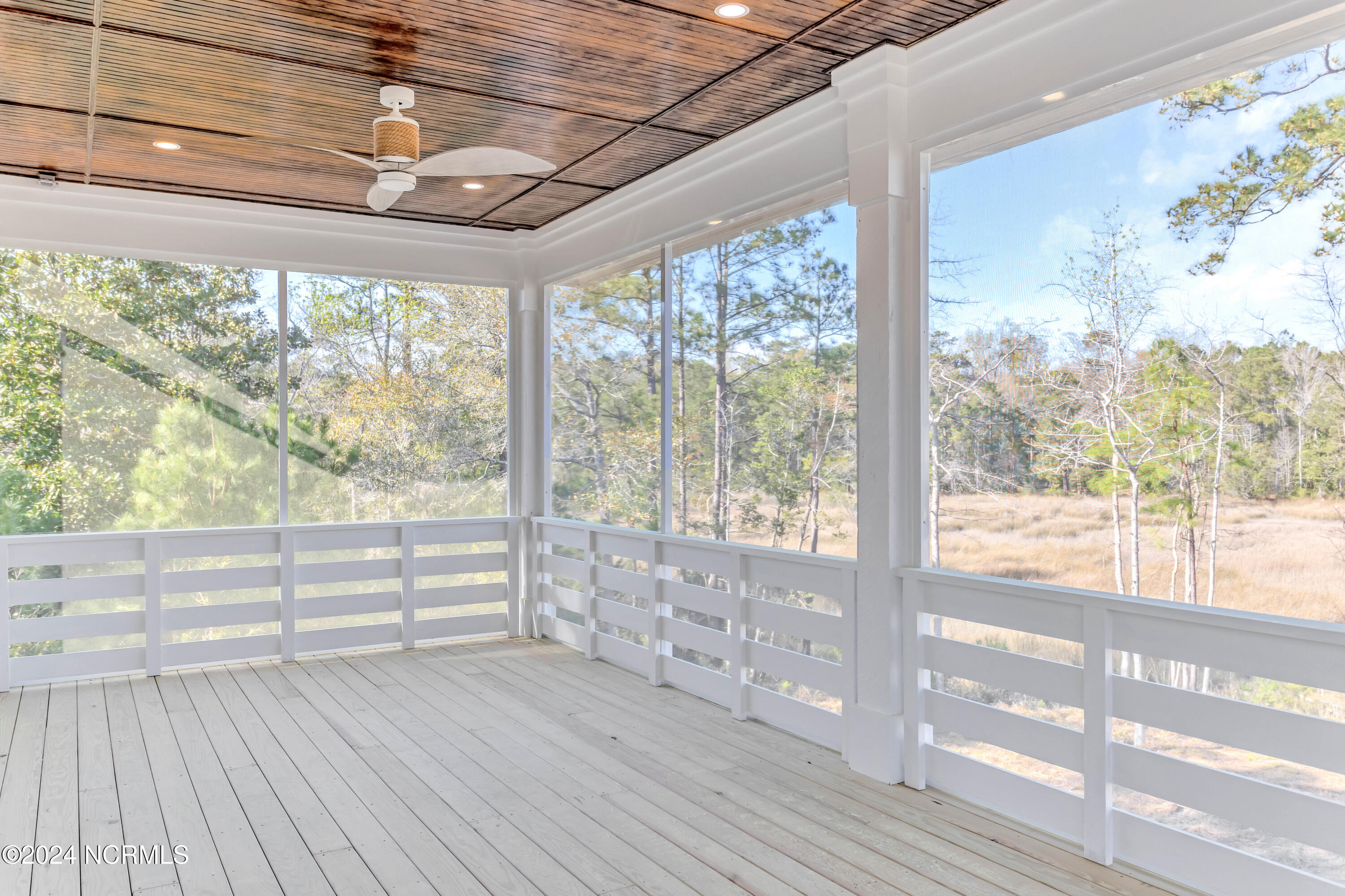 1547 Riverview Terrace Property Photo 12