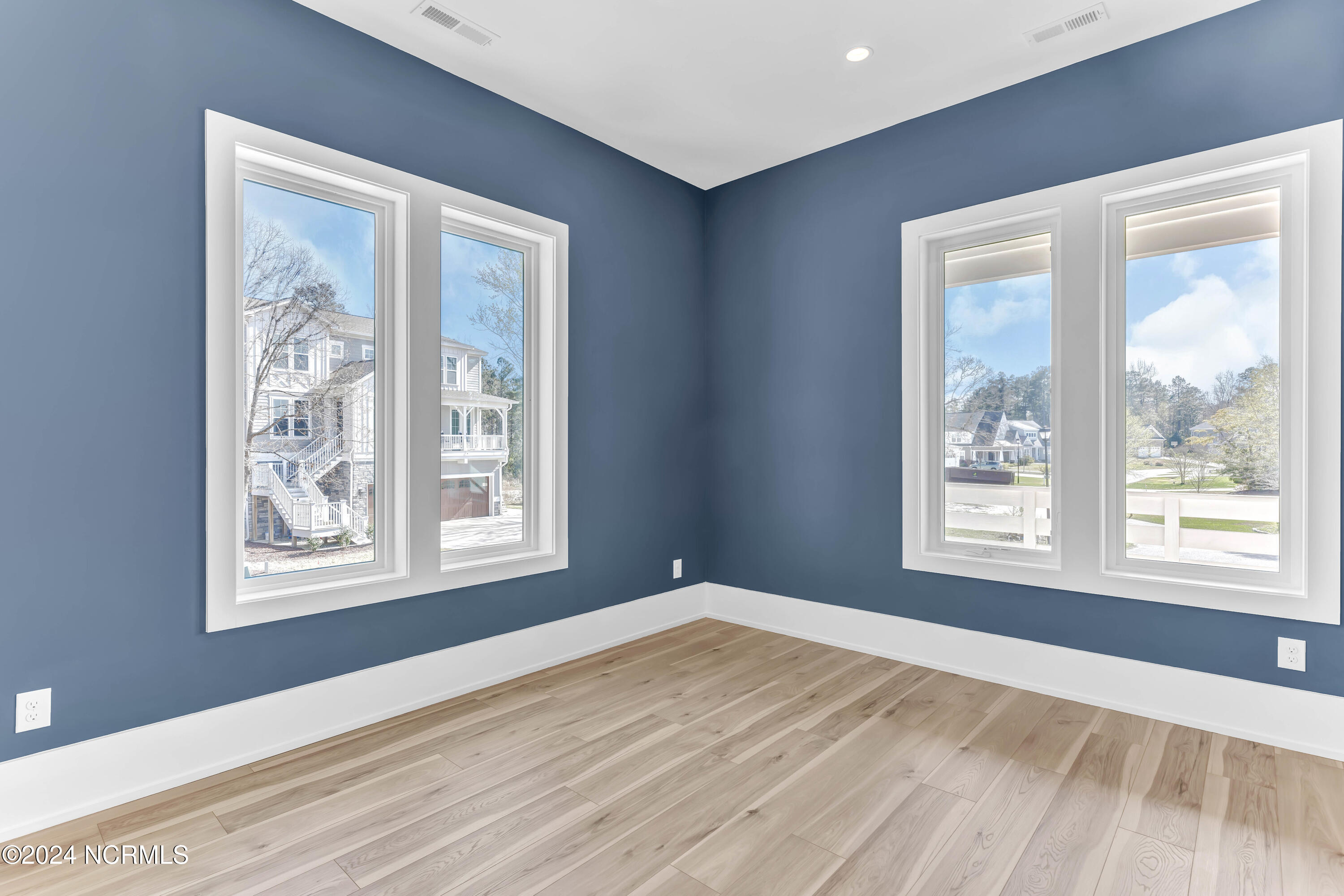 1547 Riverview Terrace Property Photo 15
