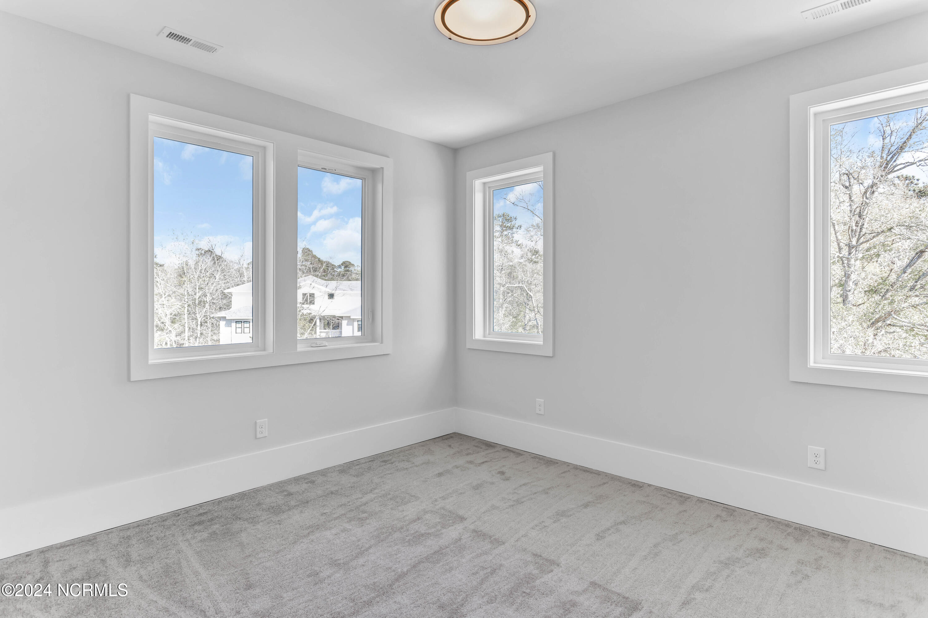 1547 Riverview Terrace Property Photo 43