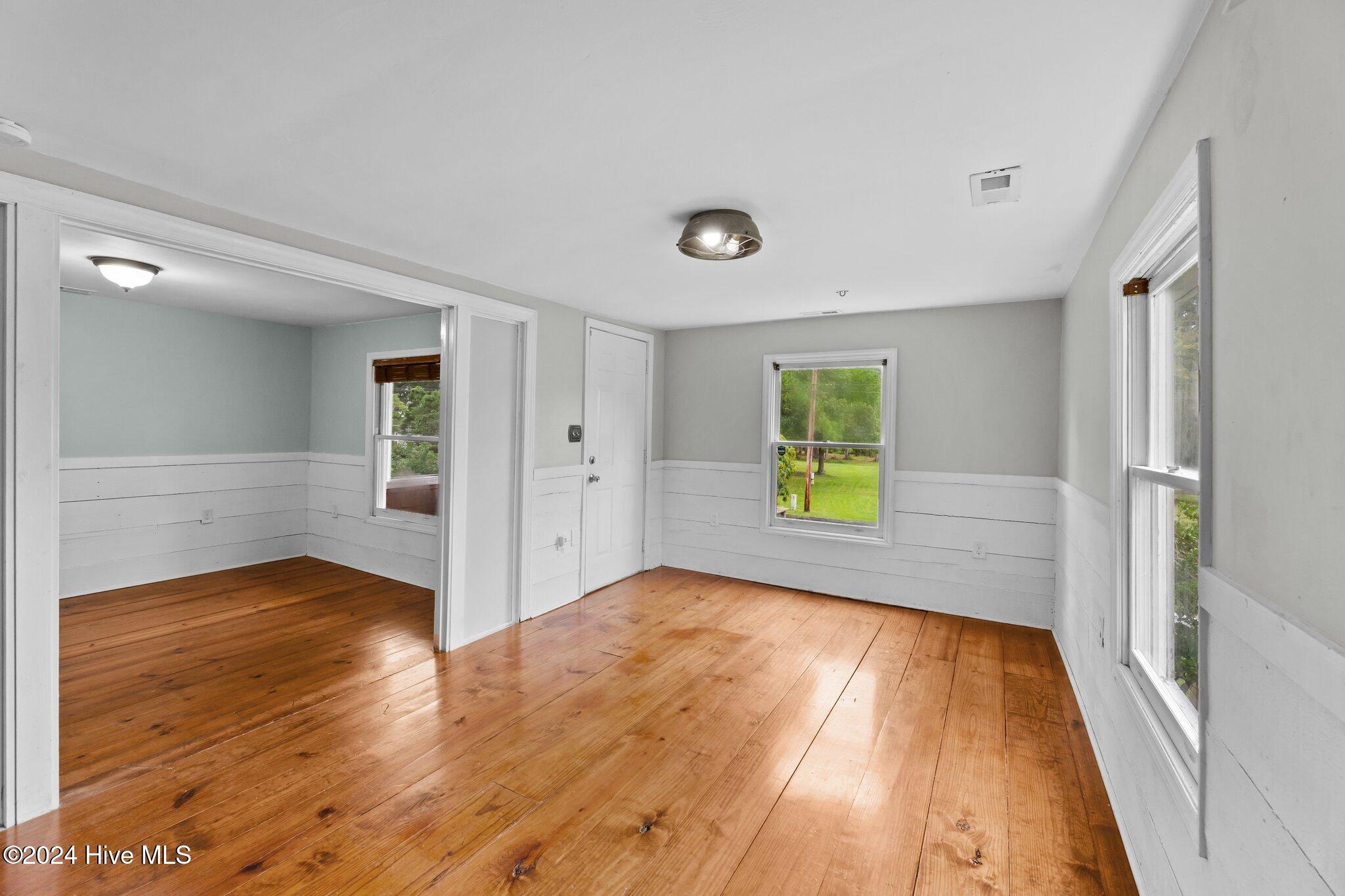 503 Shady Banks Road Property Photo 8