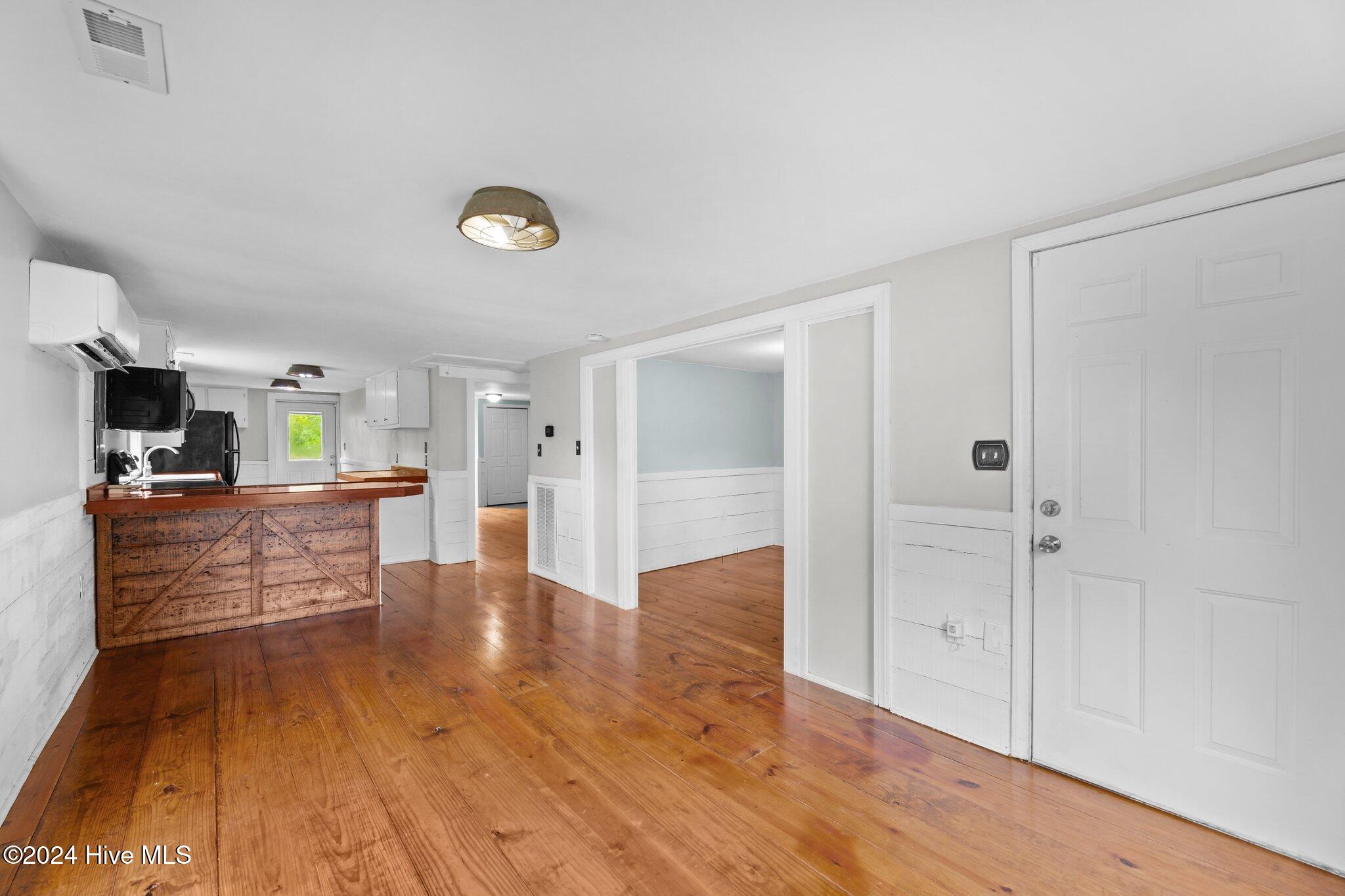 503 Shady Banks Road Property Photo 10