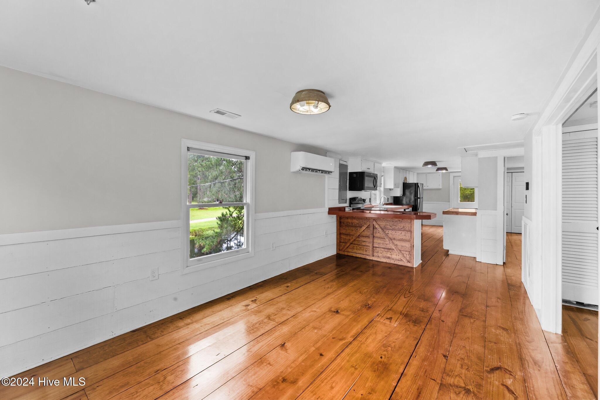 503 Shady Banks Road Property Photo 11