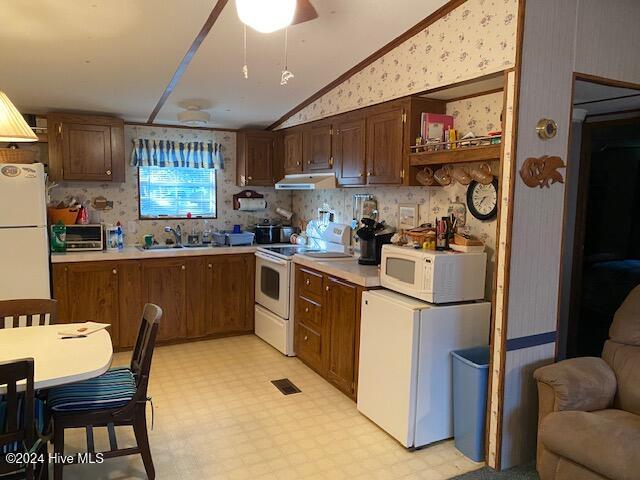 3360 Ashford Street Property Photo 4