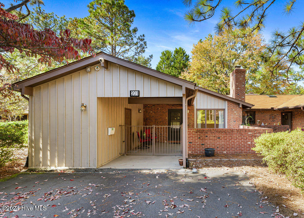 201 Bentwood Property Photo