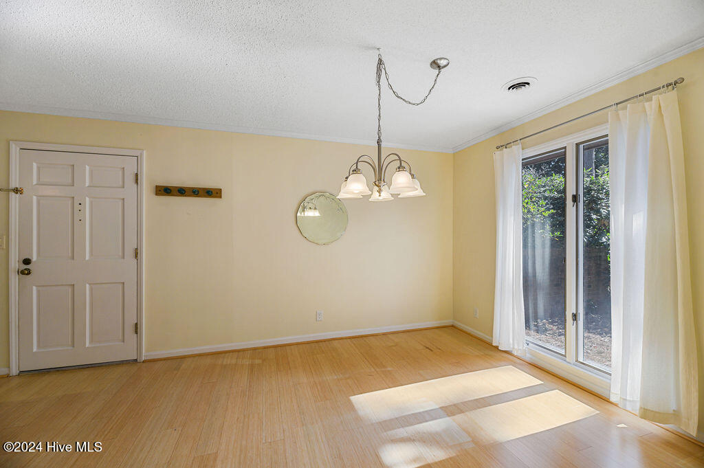 201 Bentwood Property Photo 6