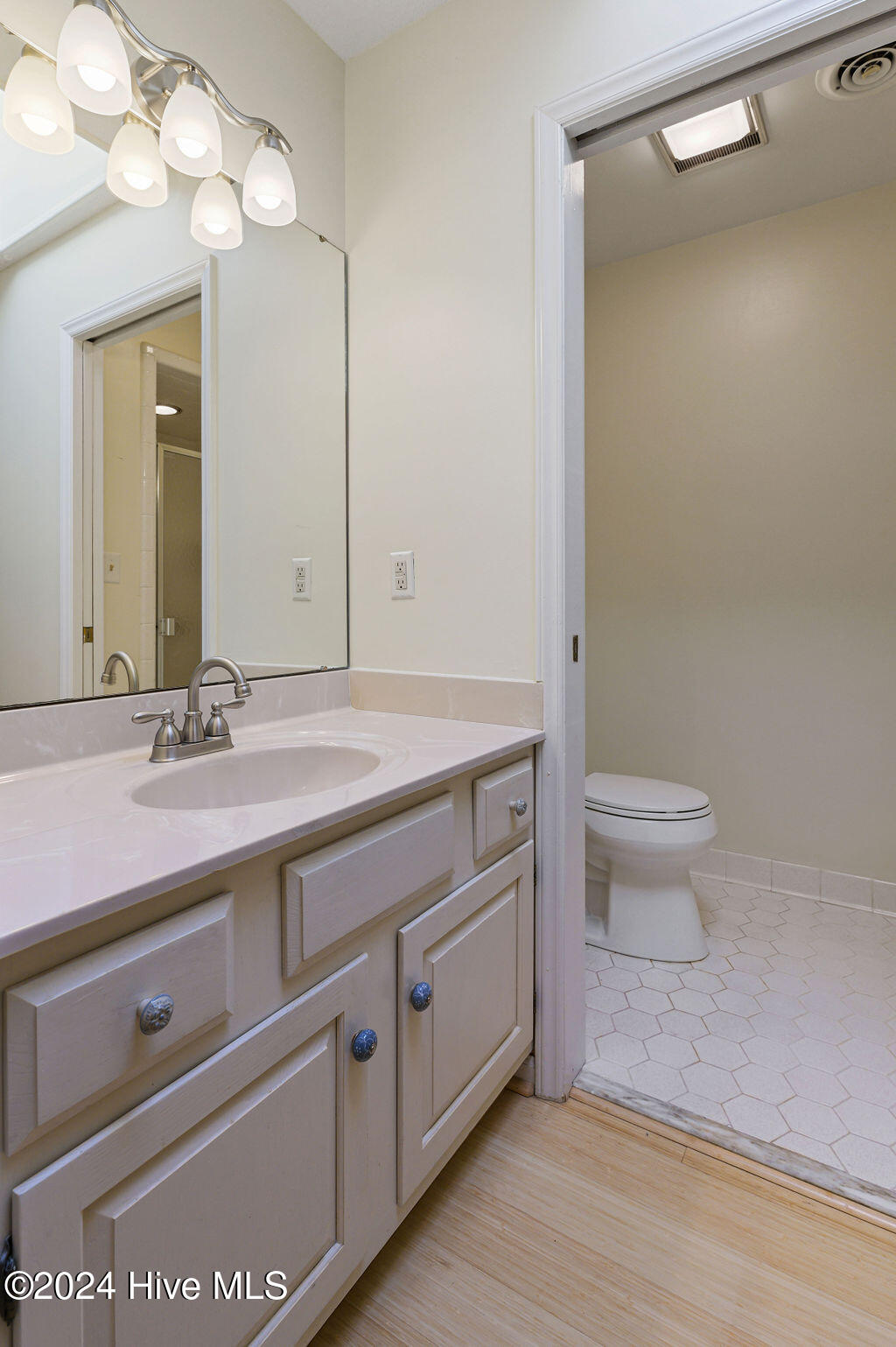 201 Bentwood Property Photo 18