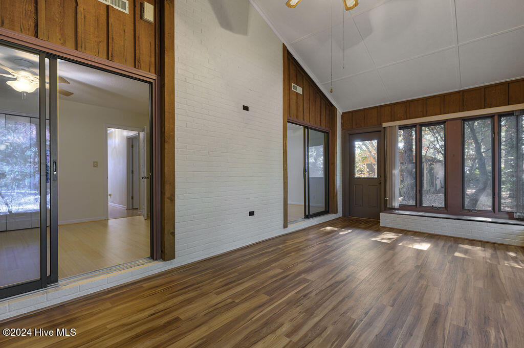 201 Bentwood Property Photo 29