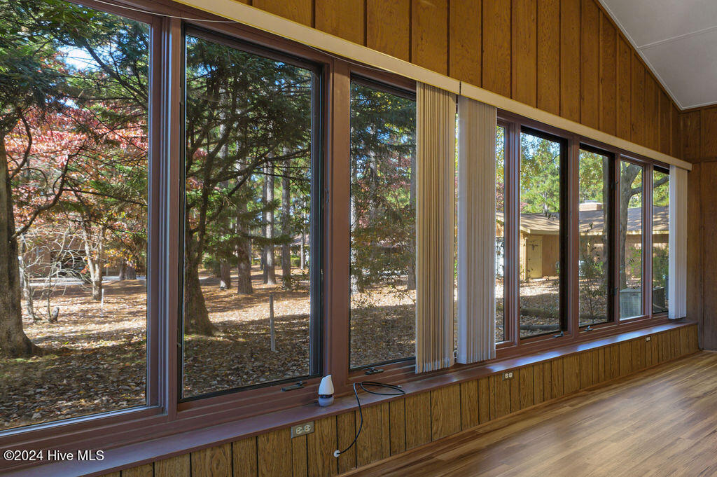 201 Bentwood Property Photo 31