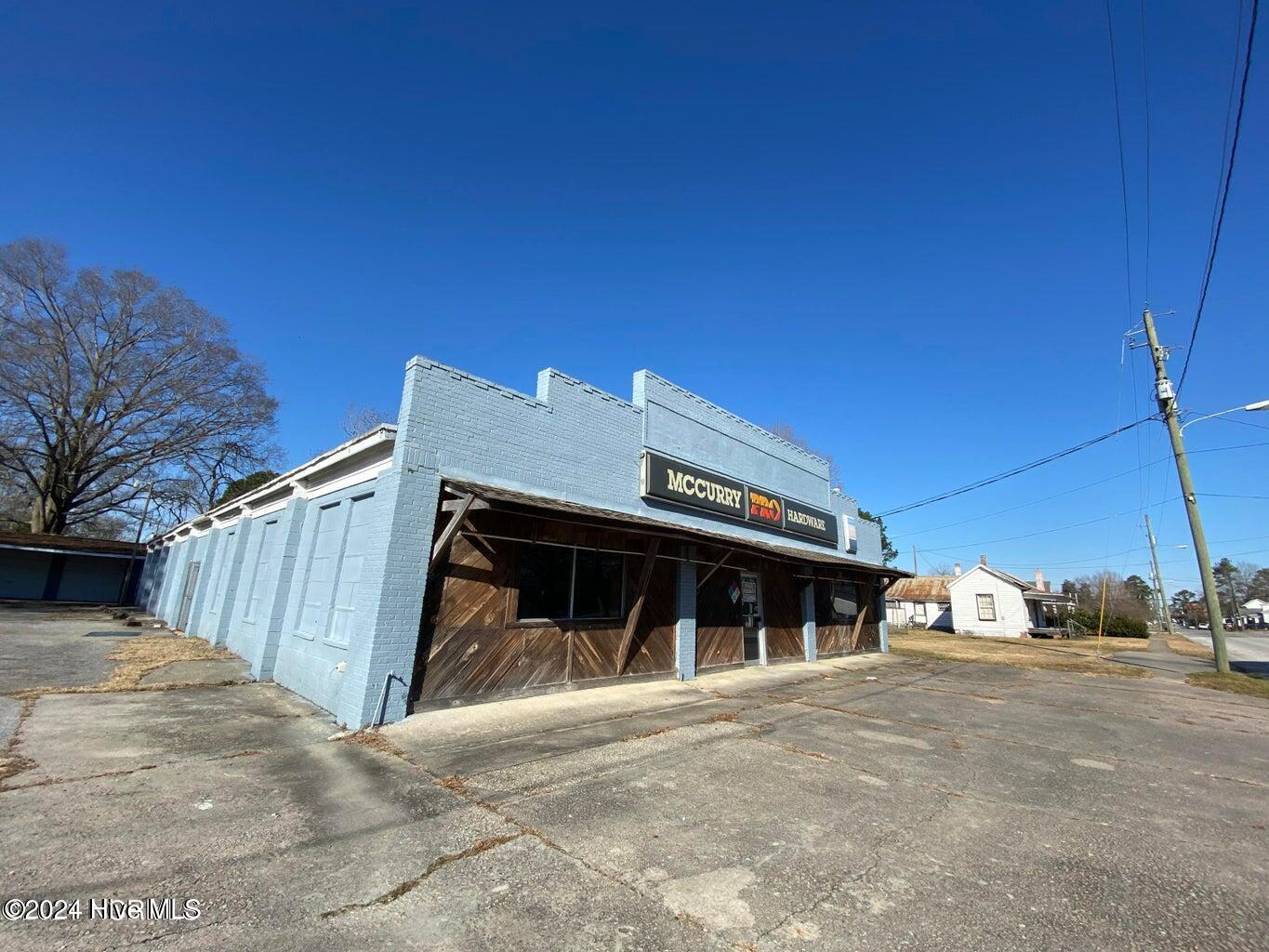 4392 Lee Street Property Photo 1